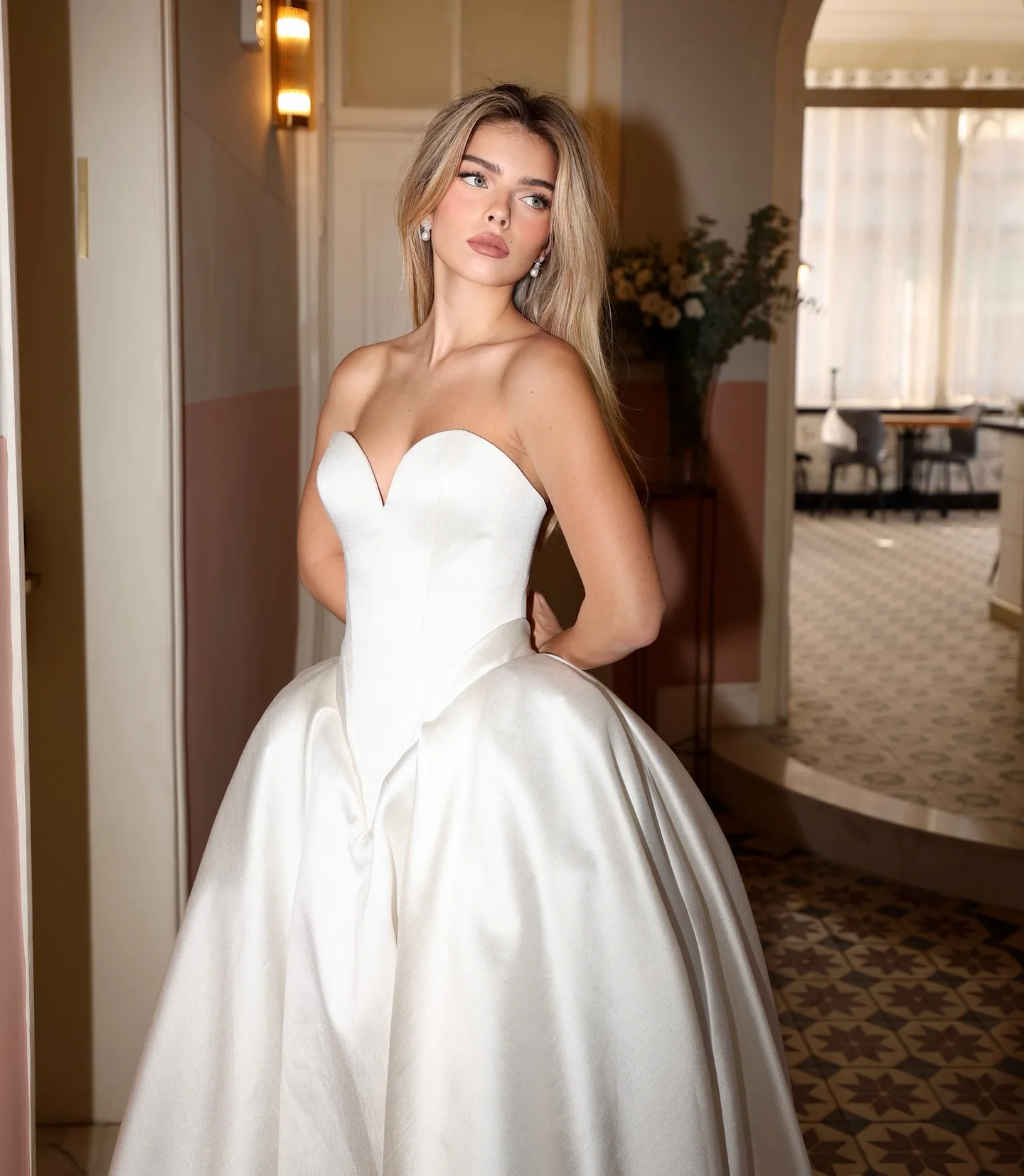 Атласное свадебное платье Vestido De Noiva Minimalista Modest Novia Blanco на заказ Casamento Гражданские свадебные платья 2025 Boda
Атласное свадебное платье Vestido De Noiva Minimalista Modest Novia Blanco на заказ Casamento Гражданские свадебные платья 2025 Boda