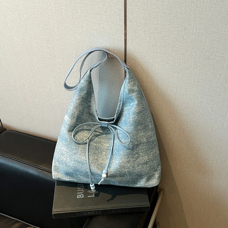 Fashion Design Women Denim Shoulder Bags Large Capacity Student Ladies Pu Underarm Bag Simple Portable Female Tote Handbags
Fashion Design Women Denim Shoulder Bags Large Capacity Student Ladies Pu Underarm Bag Simple Portable Female Tote Handbags