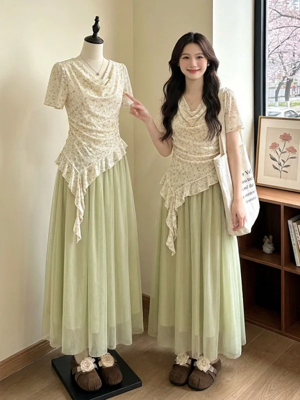 Large Size Floral Print Two-Piece Set Women's Summer Fashion Ensemble Casual Commute Style Loose Fit T-Shirt And Skirt
Large Size Floral Print Two-Piece Set Women's Summer Fashion Ensemble Casual Commute Style Loose Fit T-Shirt And Skirt