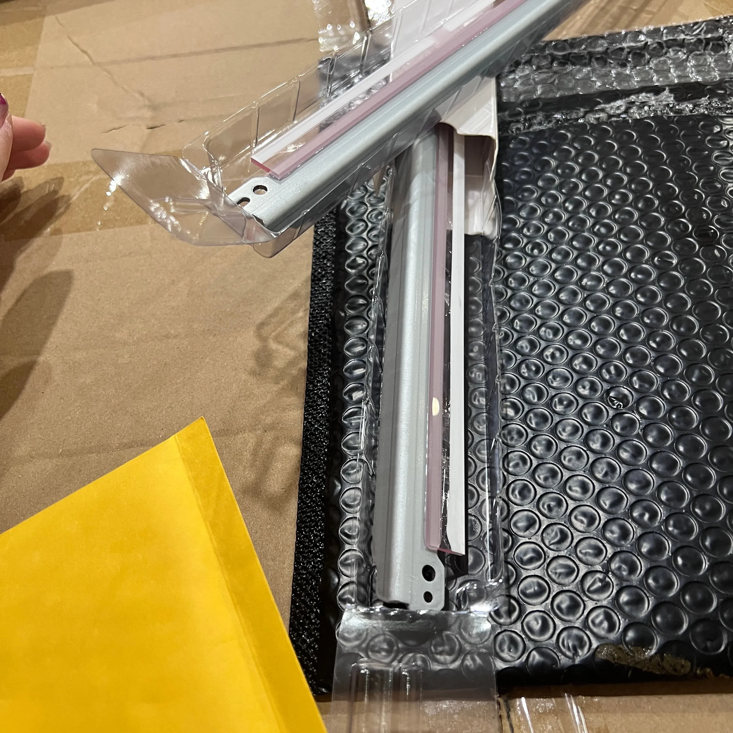 4X OEM V80 Drum Cleaning Blade For Xerox Versant 80 180 2100 3100 Copier Clean Blade V80 V180 V2100 V3100 013R00674 013R00676
4X OEM V80 Drum Cleaning Blade For Xerox Versant 80 180 2100 3100 Copier Clean Blade V80 V180 V2100 V3100 013R00674 013R00676