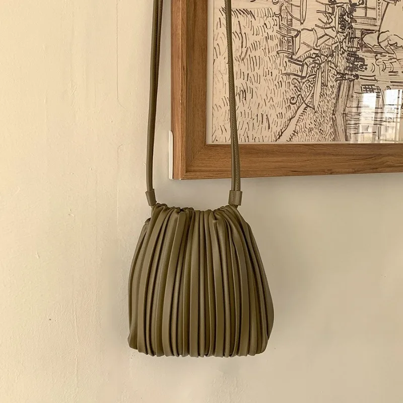 Мини-сумка на плечо из искусственной кожи, роскошная универсальная плиссированная повседневная маленькая квадратная сумка, новая летняя модная женская сумка через плечо