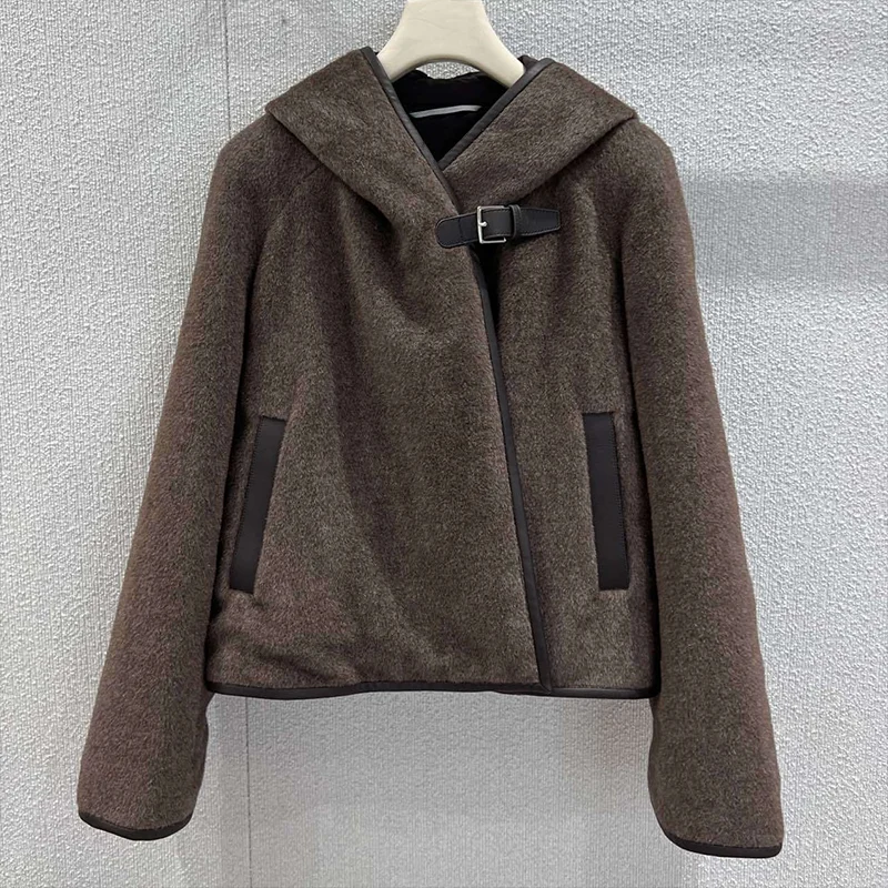 High-quality alpaca fur quilted with sheepskin trim women's one-button hooded coat luxury clothing 251102288
High-quality alpaca fur quilted with sheepskin trim women's one-button hooded coat luxury clothing 251102288