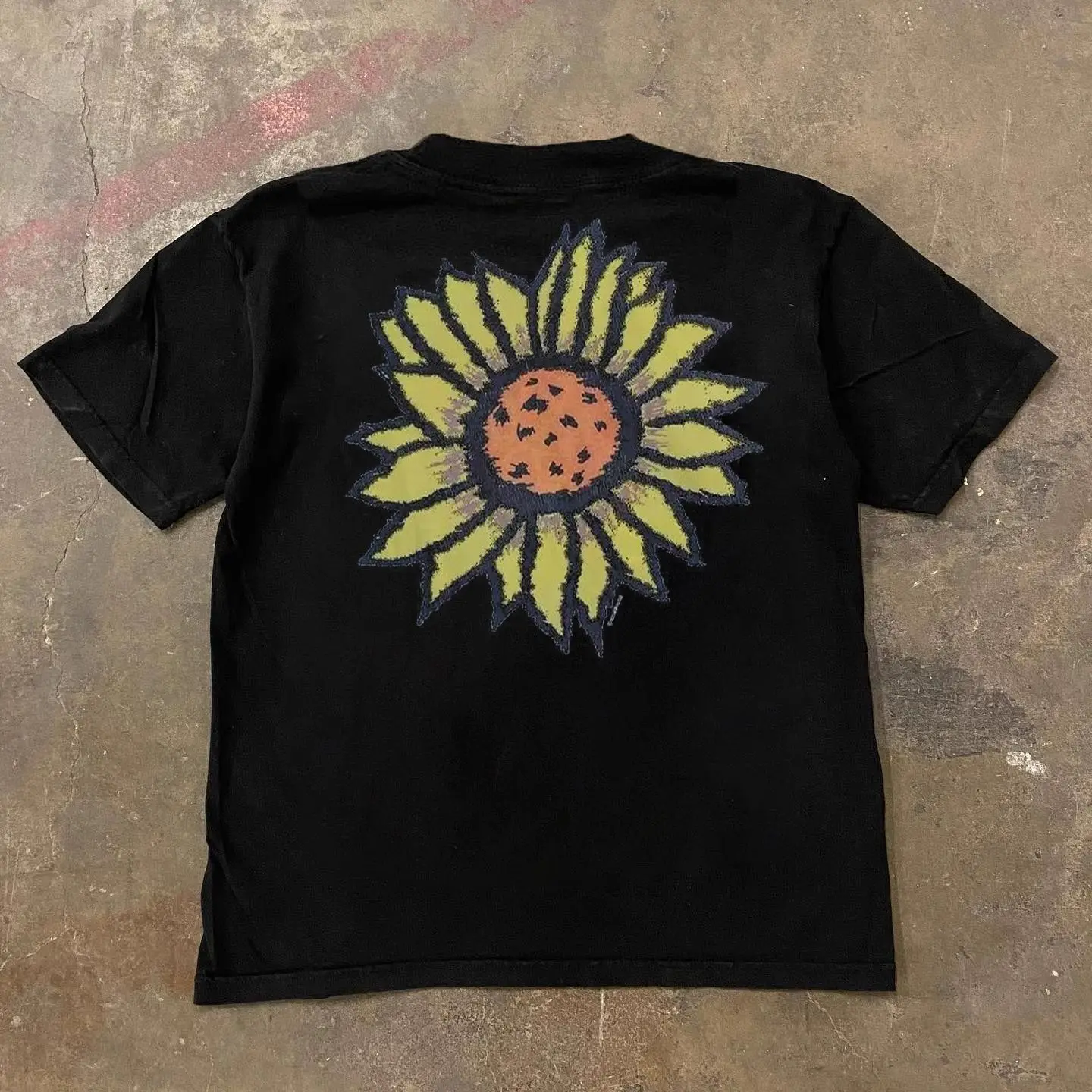 Heavy cotton American retro summer sunflower print short-sleeved T-shirt men's and women's trendy brand ins loose round neck top
Heavy cotton American retro summer sunflower print short-sleeved T-shirt men's and women's trendy brand ins loose round neck top