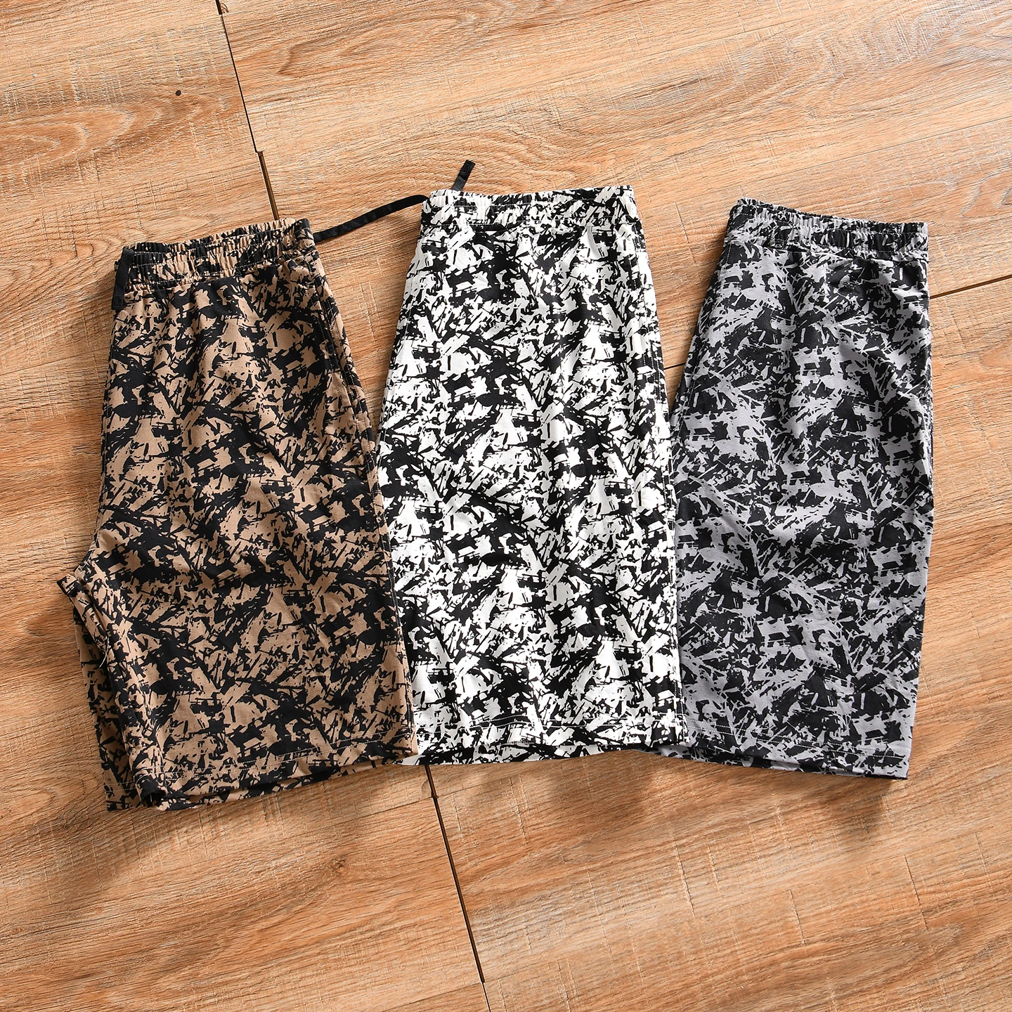 Men's Summer Casual Sports Quick Dry Shorts Breathable Sweat Absorbent Elastic Waist Comfortable Home Wear Polyester Fiber
Men's Summer Casual Sports Quick Dry Shorts Breathable Sweat Absorbent Elastic Waist Comfortable Home Wear Polyester Fiber