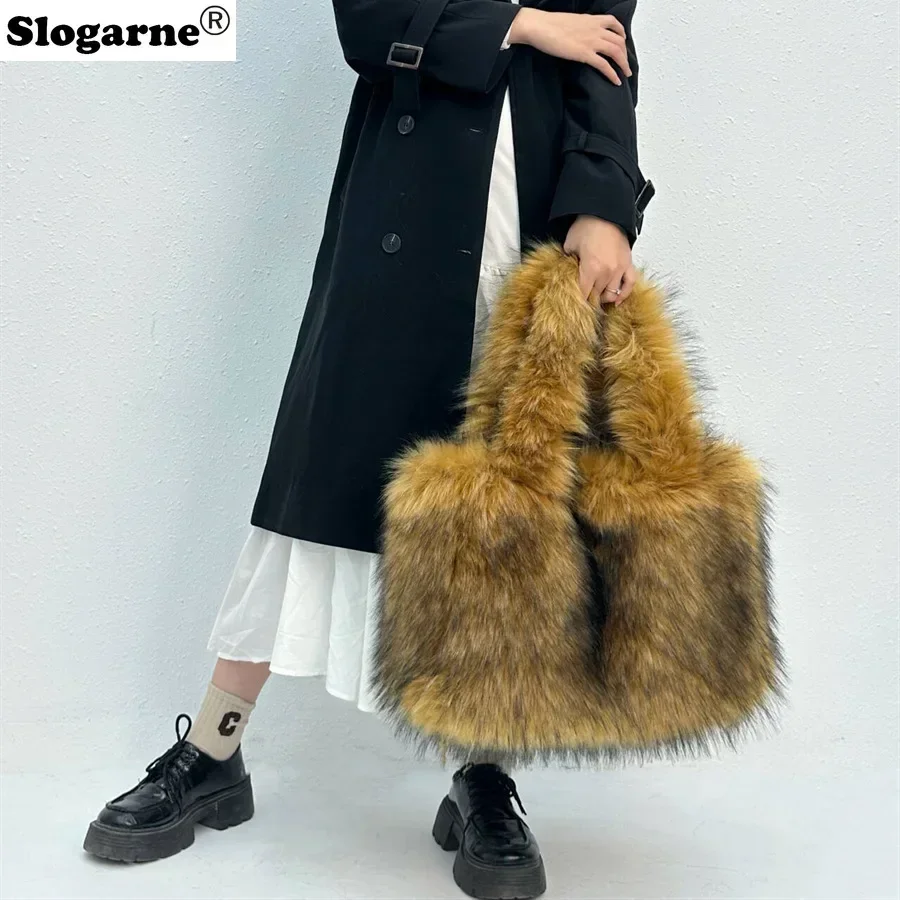 2025 New Super Big Fur Handbag Women Faux Raccoon Fur Tote Bag Luxury Brand New Design Female Large Capacity Fluffy Shoulder Bag
2025 New Super Big Fur Handbag Women Faux Raccoon Fur Tote Bag Luxury Brand New Design Female Large Capacity Fluffy Shoulder Bag