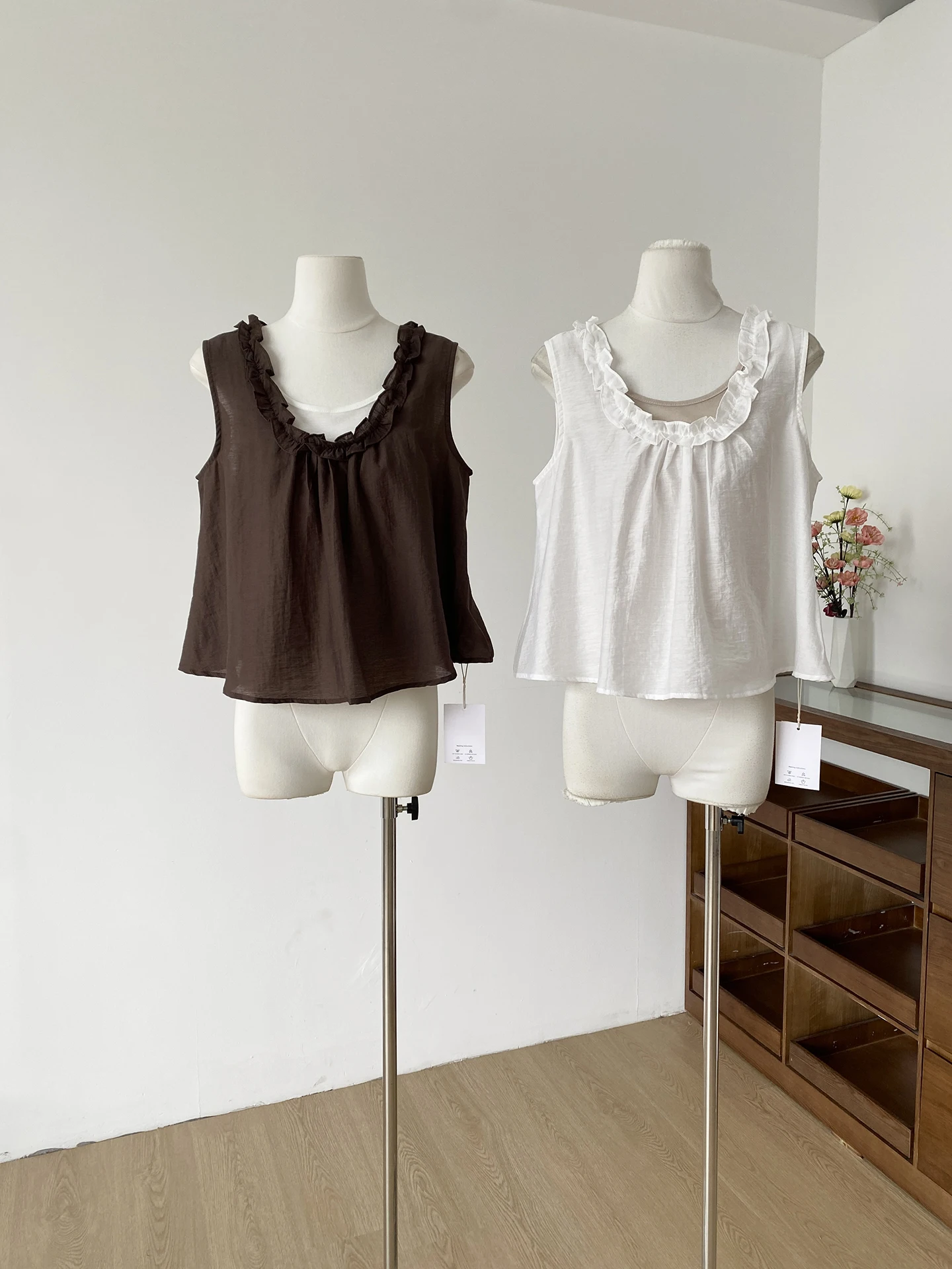 Summer 2026 Korean Style Sweet Soft Ear Look Slimming Loose Top Vest Set Women's Fashion Casual Two-Piece Suit without Brand
Summer 2026 Korean Style Sweet Soft Ear Look Slimming Loose Top Vest Set Women's Fashion Casual Two-Piece Suit without Brand