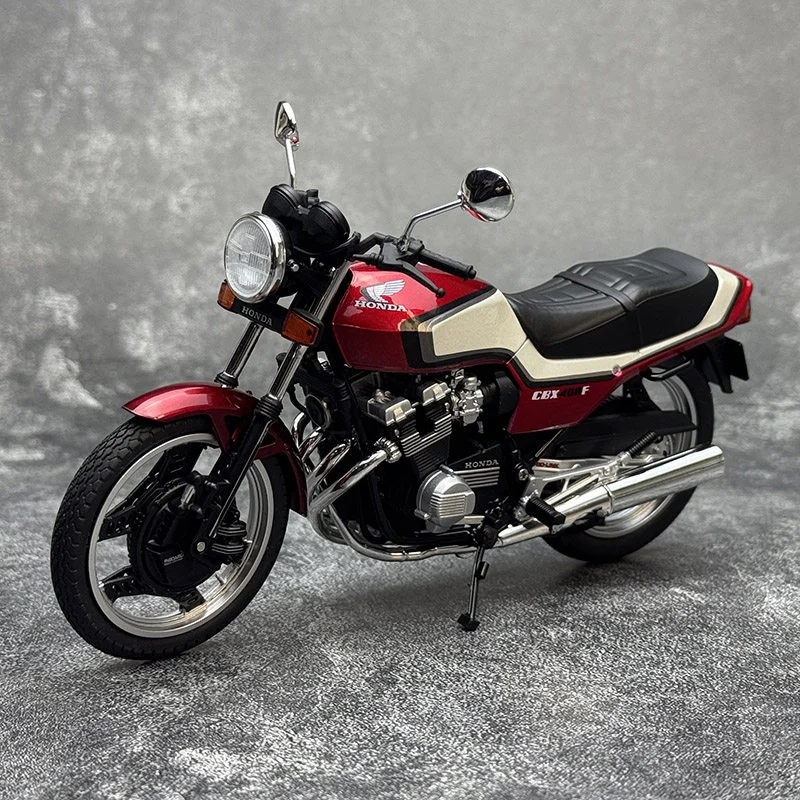Модель мотоцикла Honda CBX400F 1:12, классический спортивный мотоцикл из сплава, литая под давлением, для уличных и кроссовых гонок, имитационная модель, подарок для детей
Модель мотоцикла Honda CBX400F 1:12, классический спортивный мотоцикл из сплава, литая под давлением, для уличных и кроссовых гонок, имитационная модель, подарок для детей