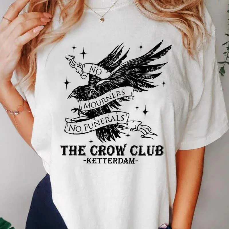 Винтажная Футболка The Crow Club Six Of Crows с принтом круглым вырезом Повседневный Топ с принтом Повседневная Стильная летняя модная футболка
Винтажная Футболка The Crow Club Six Of Crows с принтом круглым вырезом Повседневный Топ с принтом Повседневная Стильная летняя модная футболка