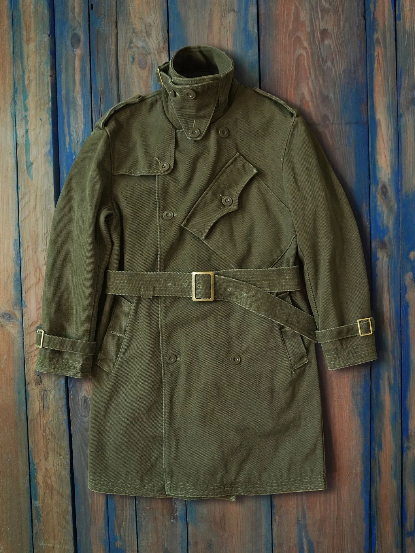 Retro-style, High-density, Heavyweight Pure Cotton World War II British Army Trench-style Coat, Windproof and Warm.
Retro-style, High-density, Heavyweight Pure Cotton World War II British Army Trench-style Coat, Windproof and Warm.