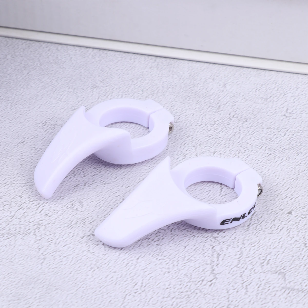 Horn Handlebar Ergonomic Lightweight Durable Thumb Rest Bike Cycling Accessories Relax Handlebars for Mountain Road Bikes
Horn Handlebar Ergonomic Lightweight Durable Thumb Rest Bike Cycling Accessories Relax Handlebars for Mountain Road Bikes