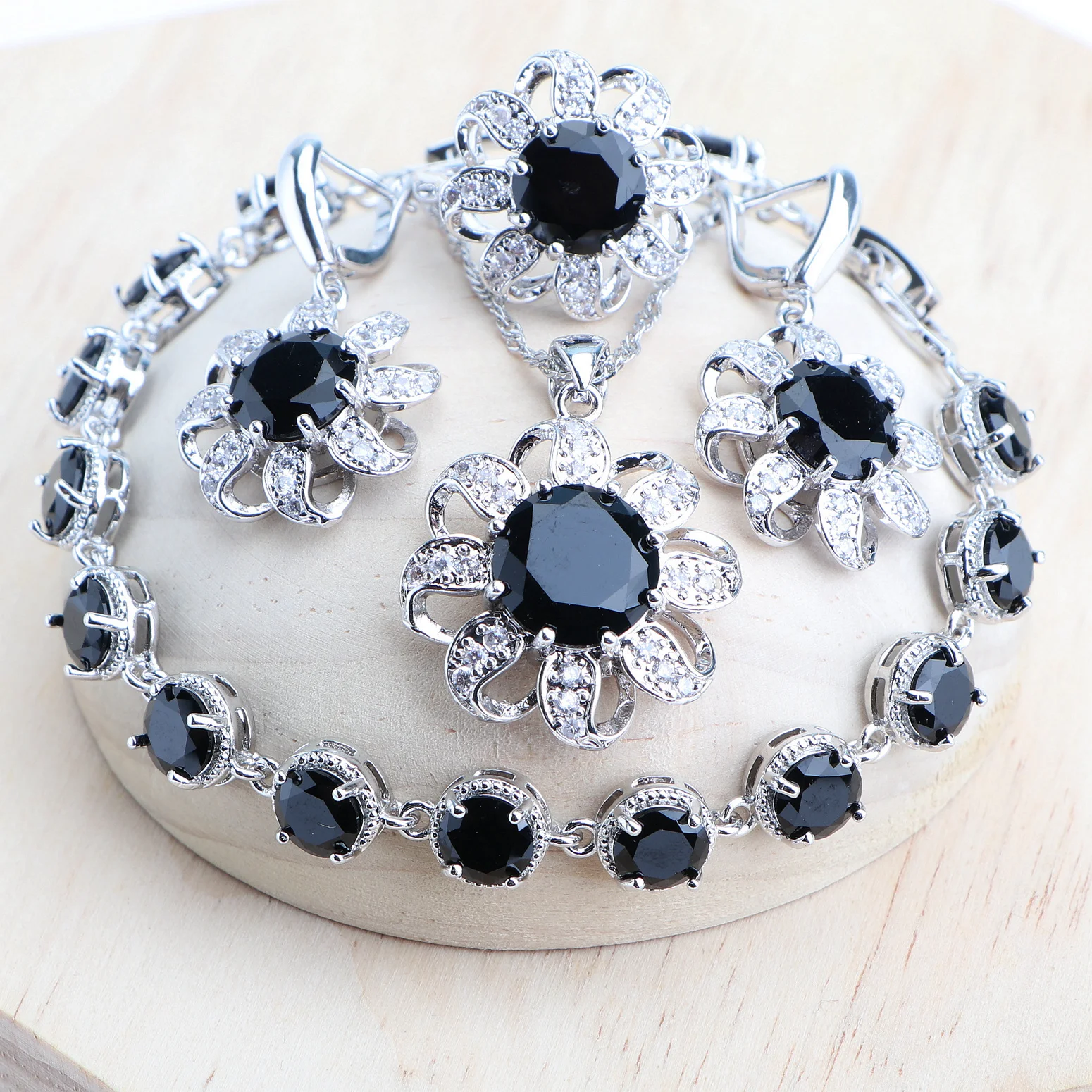 Wedding Black Zircon Jewelry Sets 925 Sterling Silver Bridal Jewelry Earrings Rings Bracelets For Women Pendant Necklace Set
Wedding Black Zircon Jewelry Sets 925 Sterling Silver Bridal Jewelry Earrings Rings Bracelets For Women Pendant Necklace Set