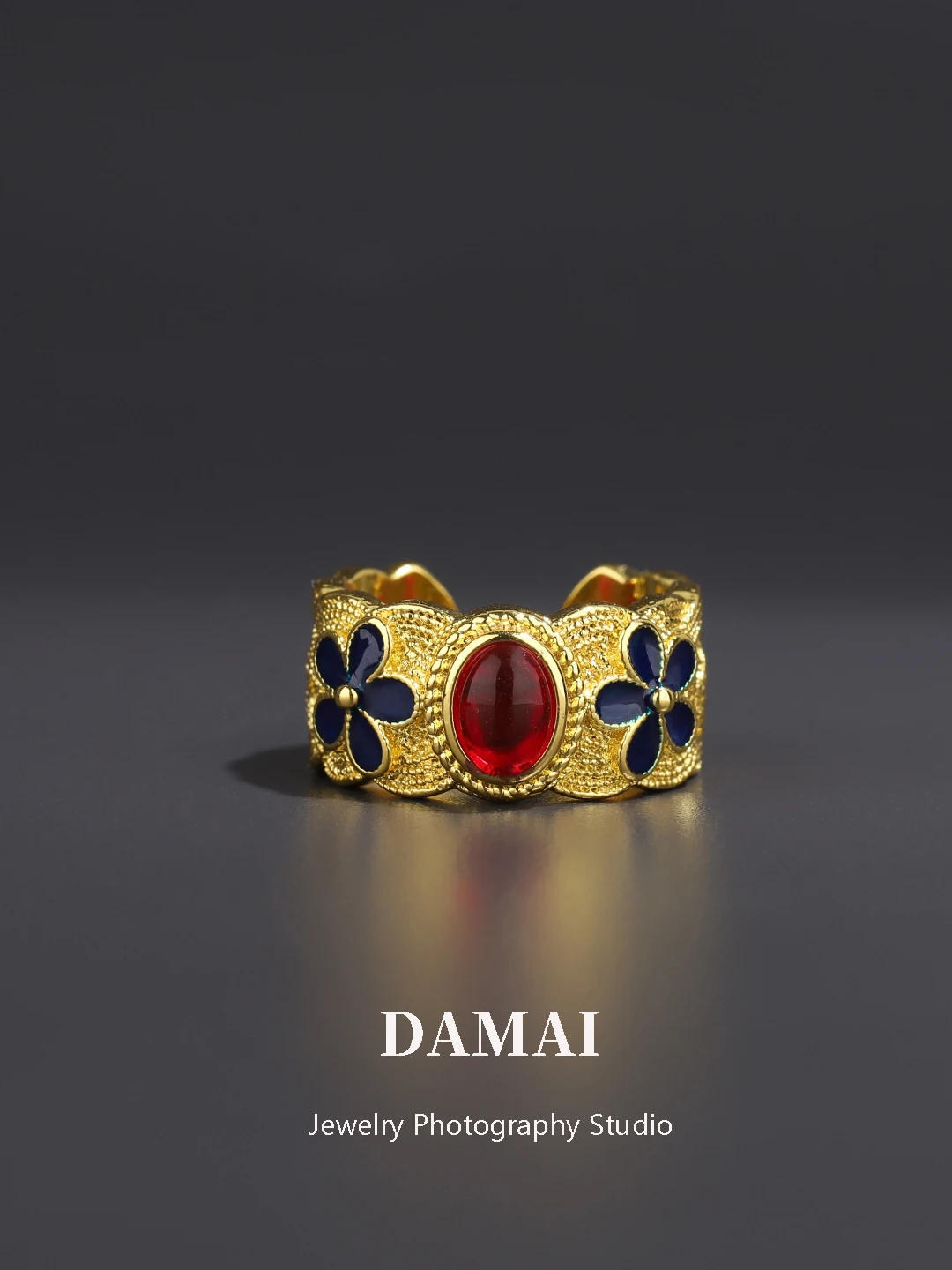 Винтажное кольцо Ele с цветочным узором и тканым декором для женщин, индивидуальный дизайн с указанием года рождения, маленький изящный дизайн, модные ювелирные украшения
Винтажное кольцо Ele с цветочным узором и тканым декором для женщин, индивидуальный дизайн с указанием года рождения, маленький изящный дизайн, модные ювелирные украшения