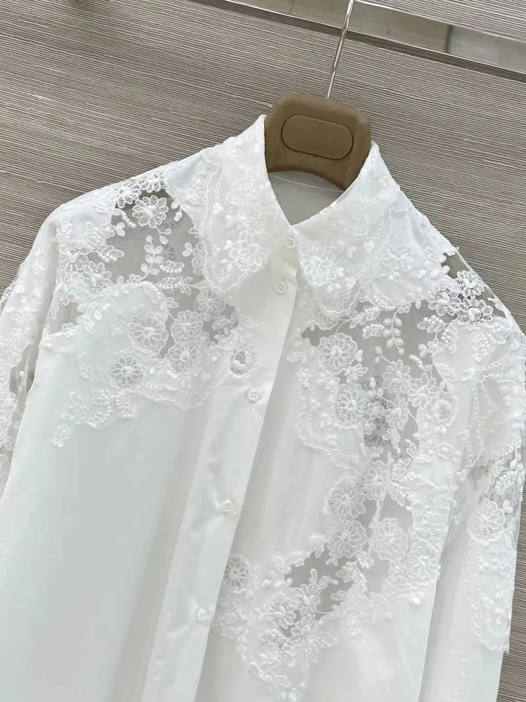 100% Cotton Women Fashion Shirt Lace Applique Single Breasted Long Sleeve Turn-down Collar Loose Female Blouse Top
100% Cotton Women Fashion Shirt Lace Applique Single Breasted Long Sleeve Turn-down Collar Loose Female Blouse Top