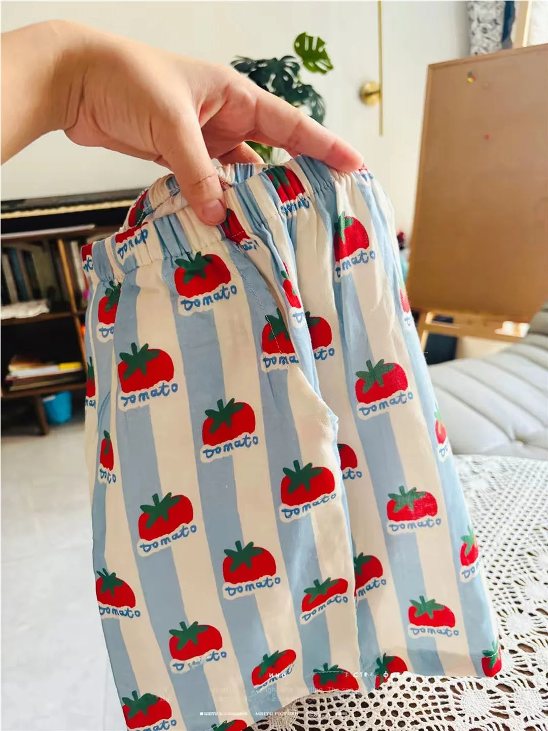 Comfortable Home Short Pants Women's Elastic Waist Loose Fit Summer Small Size Lazy Style Can Wear Outdoor Straight Leg Trousers
Comfortable Home Short Pants Women's Elastic Waist Loose Fit Summer Small Size Lazy Style Can Wear Outdoor Straight Leg Trousers