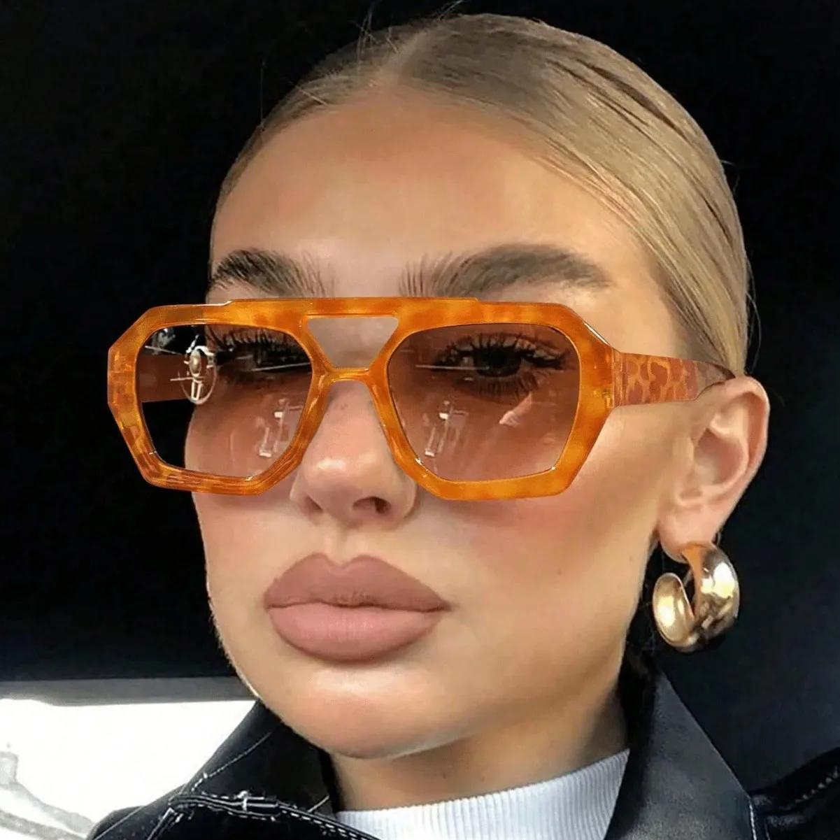 2026 New Double Bridge Retro Polygon Sunglasses Colorful Oversized UV400 Unisex Outdoor Driving Sun Glasses
2026 New Double Bridge Retro Polygon Sunglasses Colorful Oversized UV400 Unisex Outdoor Driving Sun Glasses