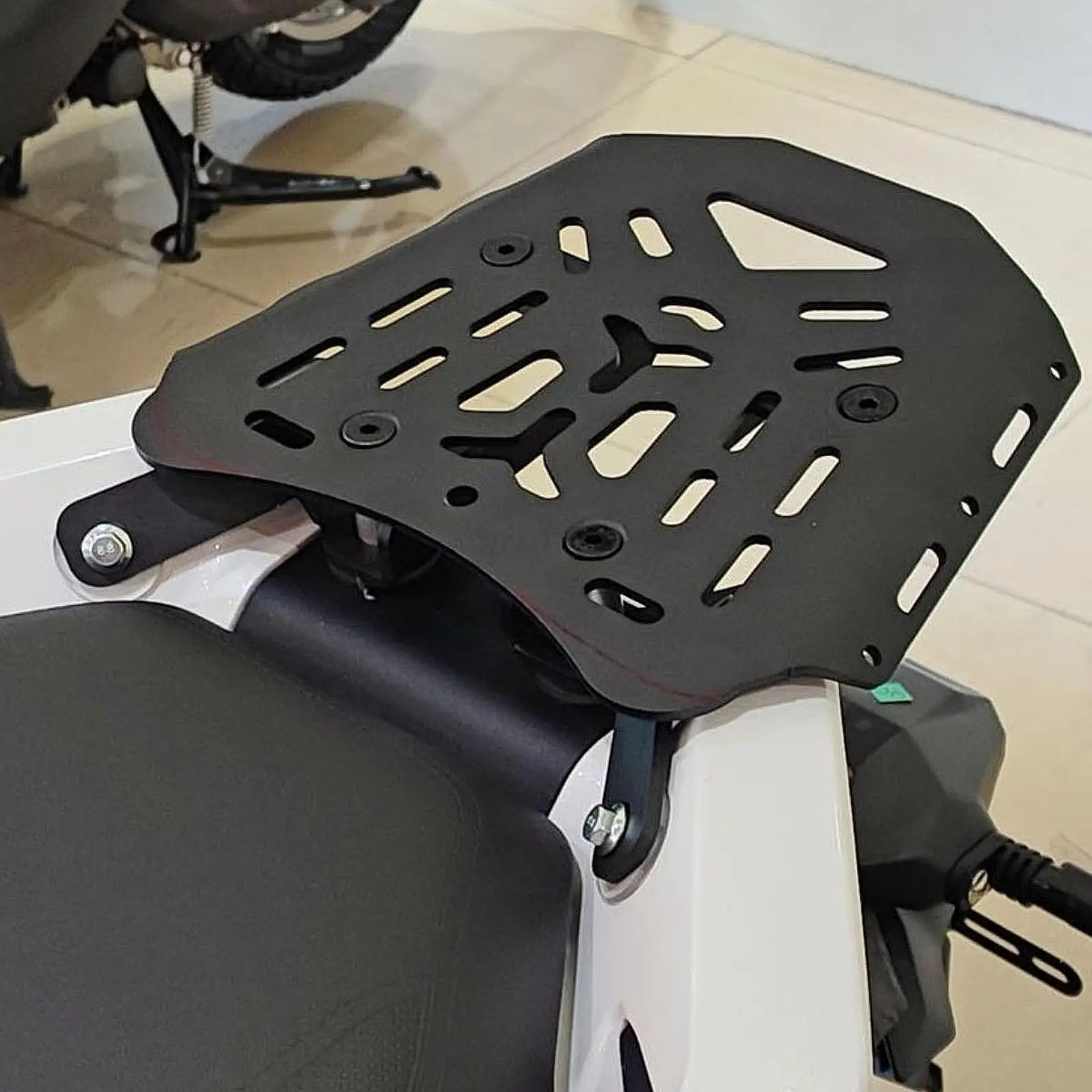 Motorcycle Rear Luggage Rack Convenient Replace Sturdy Motorcycle Luggage Holder Tail Rack Rear Carrier for Zontes 368G
Motorcycle Rear Luggage Rack Convenient Replace Sturdy Motorcycle Luggage Holder Tail Rack Rear Carrier for Zontes 368G