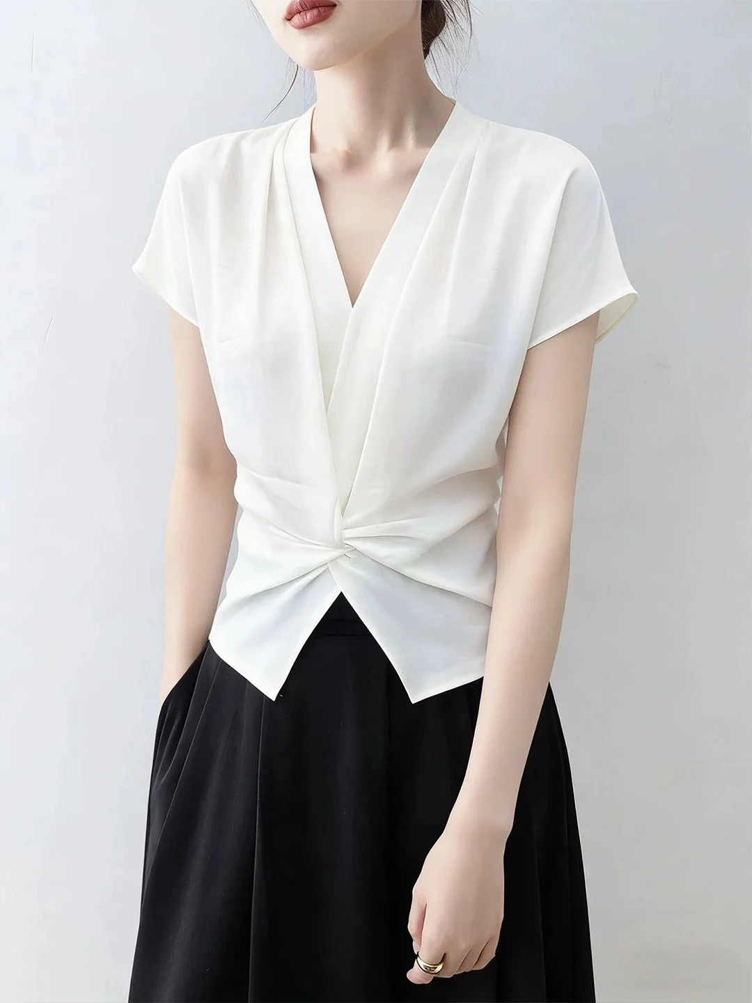 Fashionable Commute V-Neck Short Sleeve Shirt Women's Knot Waist Cinching Versatile High-End Feel Top Korean Style Straight Cut
Fashionable Commute V-Neck Short Sleeve Shirt Women's Knot Waist Cinching Versatile High-End Feel Top Korean Style Straight Cut