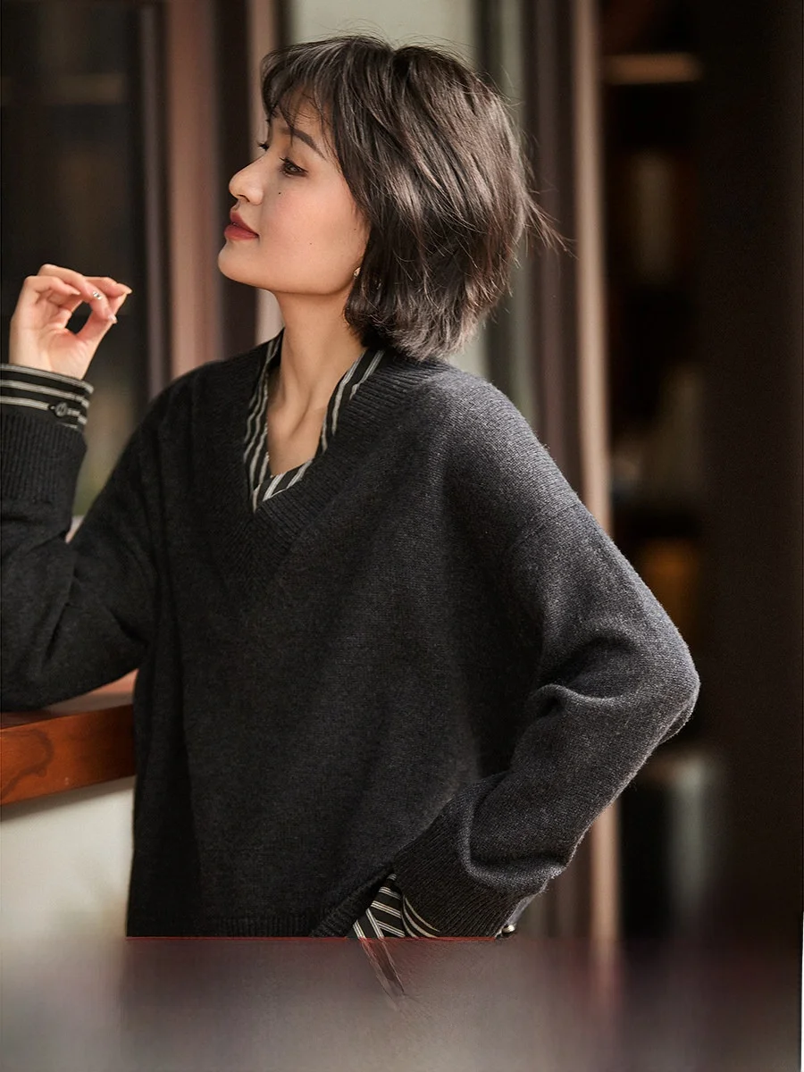 Повседневный шерстяной свитер XiaoHanGe с V-образным вырезом, свободный крой, женская вязаная одежда, мягкий, удобный, теплый, с длинными рукавами, осенняя мода
Повседневный шерстяной свитер XiaoHanGe с V-образным вырезом, свободный крой, женская вязаная одежда, мягкий, удобный, теплый, с длинными рукавами, осенняя мода