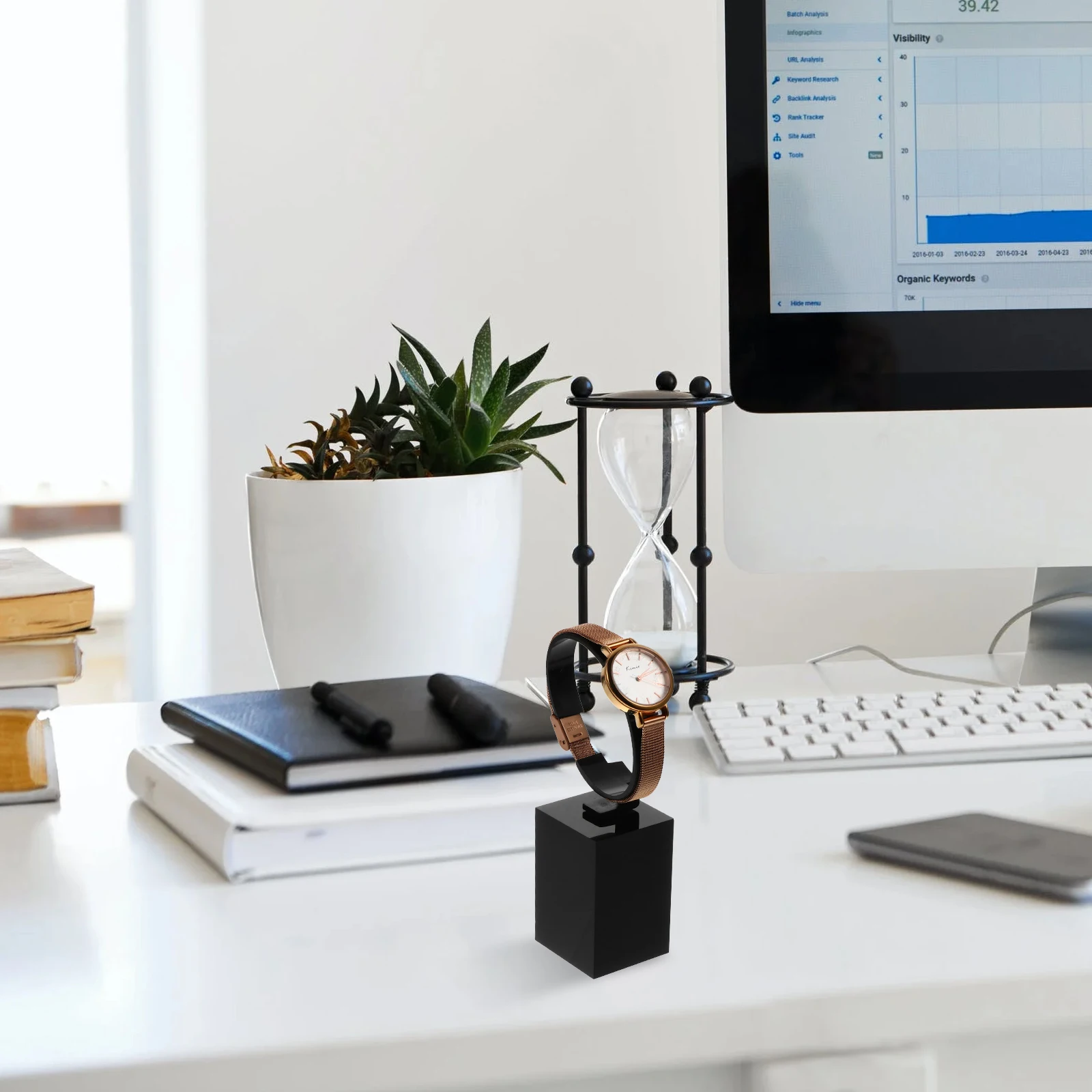 1Pcs Black Acrylic Watch Display Rack Protective Holder Organizer Stand for Watches Jewelry Display Watch Holder 
1Pcs Black Acrylic Watch Display Rack Protective Holder Organizer Stand for Watches Jewelry Display Watch Holder