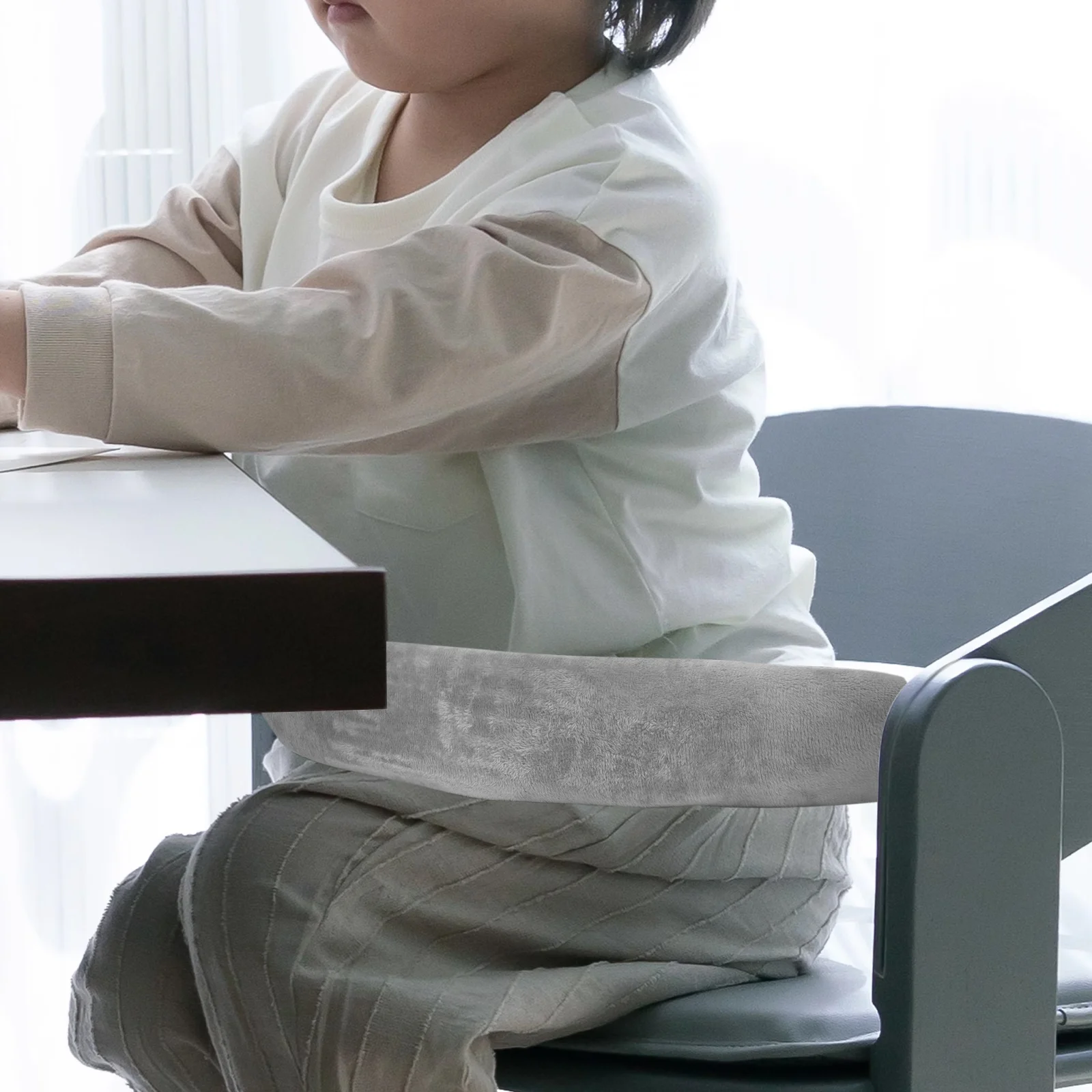 Portable Baby Dining Belt Highchair Harness Adjustable Strap for Toddler Universal Gray Color Infant Furniture
Portable Baby Dining Belt Highchair Harness Adjustable Strap for Toddler Universal Gray Color Infant Furniture