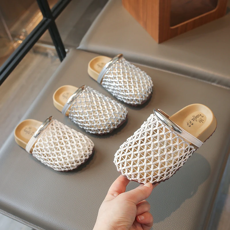 Little Girls Braided Leather Sandals 2026 New Summer Kids Barefoot Beach Slippers Non-slip Simple Comfort Outdoor Pool Slippers
Little Girls Braided Leather Sandals 2026 New Summer Kids Barefoot Beach Slippers Non-slip Simple Comfort Outdoor Pool Slippers