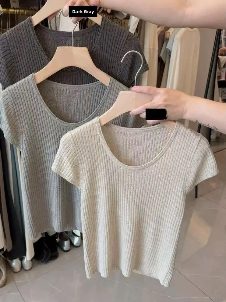 Korean Style Short Sleeve Knitted Shirt Women's Slim Fit Basic Top Spring Summer Simple Design round Neck Bright Thread Ladie...
Korean Style Short Sleeve Knitted Shirt Women's Slim Fit Basic Top Spring Summer Simple Design round Neck Bright Thread Ladie...