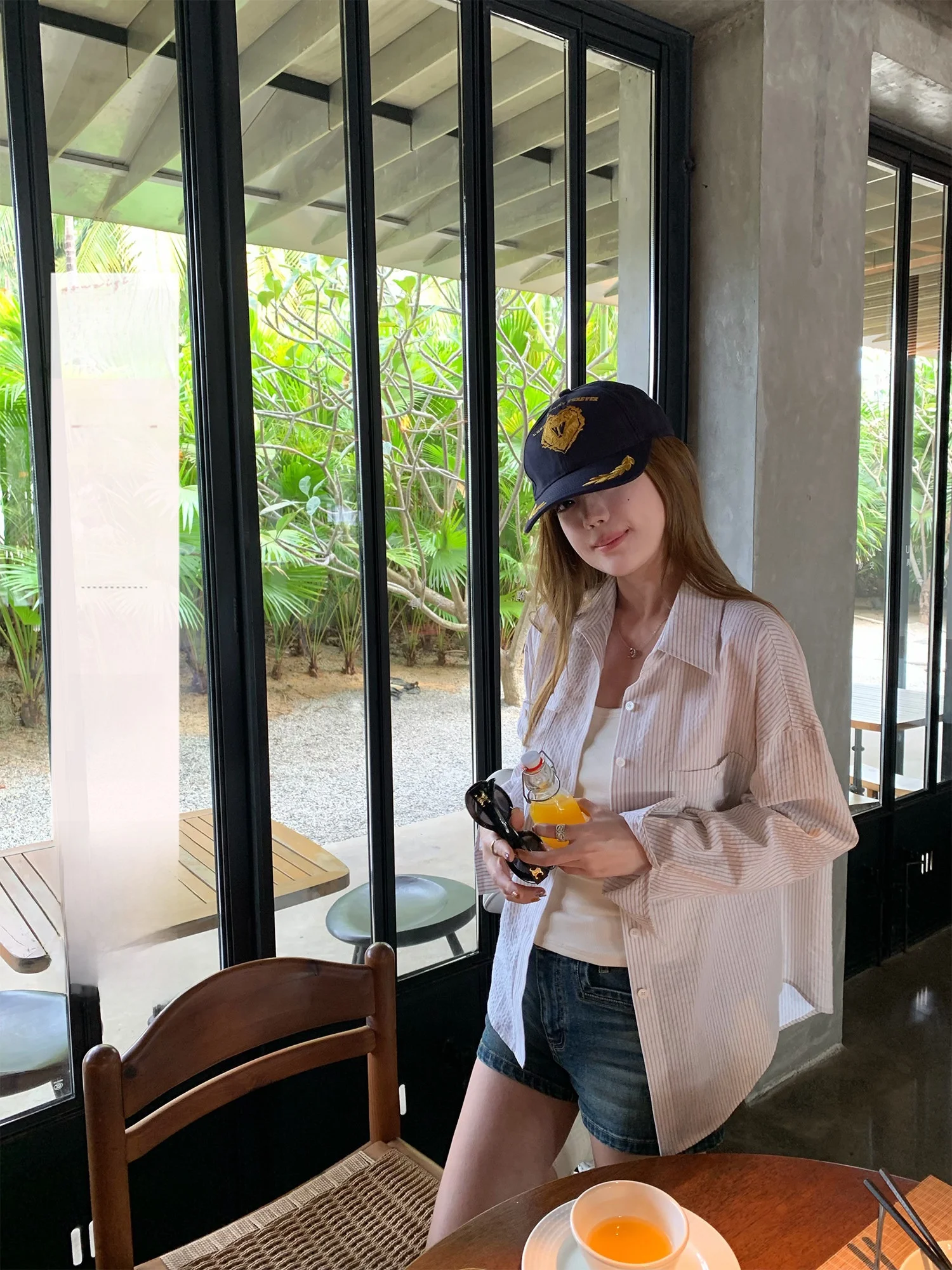 Женская свободная рубашка Yuzhouqi с длинным рукавом в белую полоску, дышащая, повседневная, для защиты от солнца, весенняя верхняя одежда
Женская свободная рубашка Yuzhouqi с длинным рукавом в белую полоску, дышащая, повседневная, для защиты от солнца, весенняя верхняя одежда