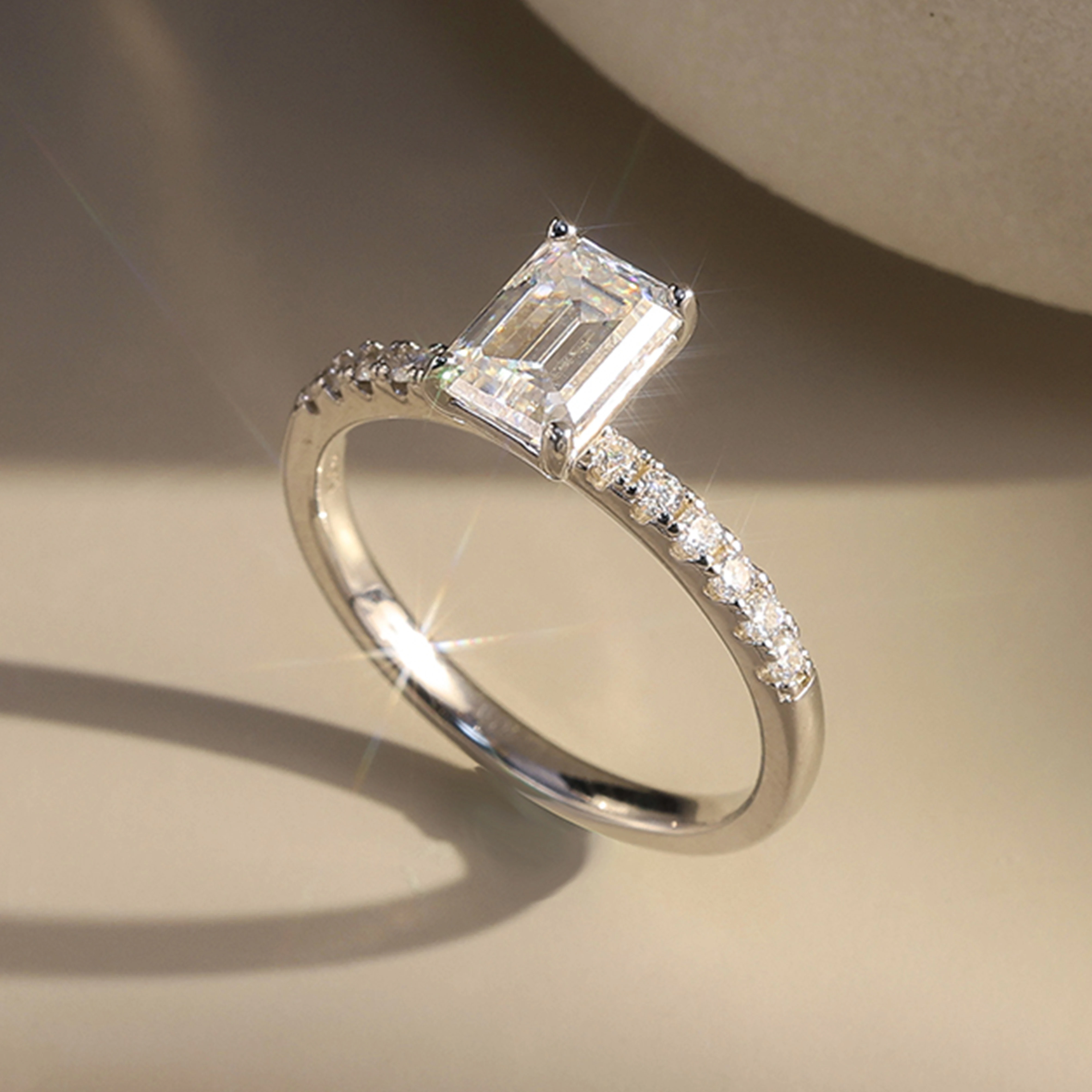 ORSA JEWELS 925 Sterling Silver Full D Color Moissanite Diamond Rings for Women Brilliant Wedding Band Finger Ring Jewelry MOR08
ORSA JEWELS 925 Sterling Silver Full D Color Moissanite Diamond Rings for Women Brilliant Wedding Band Finger Ring Jewelry MOR08