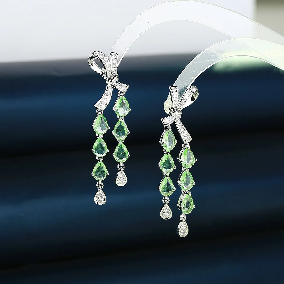 925 Silver Needle Luxury Bowknot Green Gemstone Tassel Drop Earrings, Elegant Bridal Wedding Jewelry Gift for Women
925 Silver Needle Luxury Bowknot Green Gemstone Tassel Drop Earrings, Elegant Bridal Wedding Jewelry Gift for Women