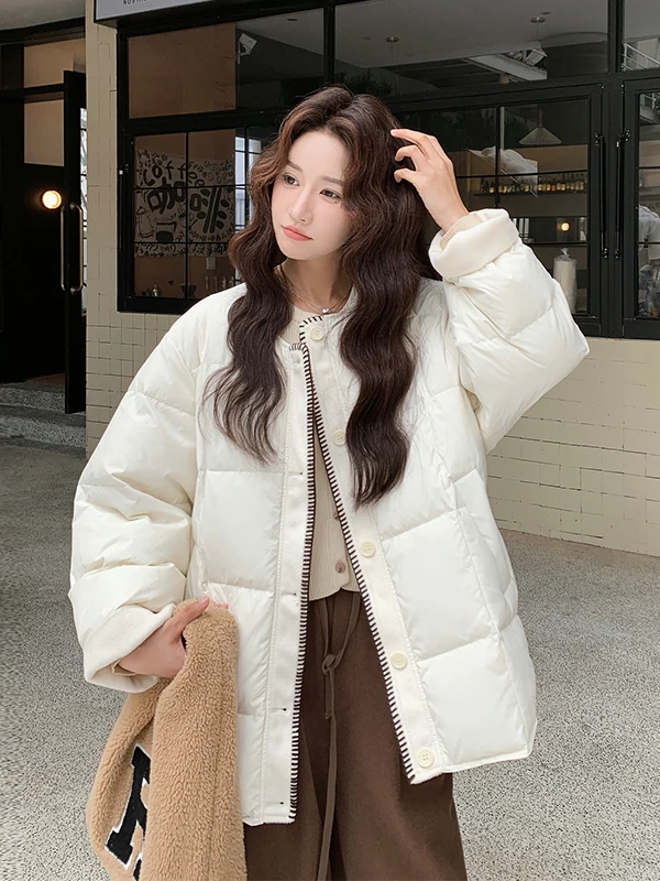 Белая женская короткая зимняя куртка с вышивкой, новая коллекция 2025 года, в корейском стиле, простая, элитная, с наполнителем из 90% белого пуха
Белая женская короткая зимняя куртка с вышивкой, новая коллекция 2025 года, в корейском стиле, простая, элитная, с наполнителем из 90% белого пуха