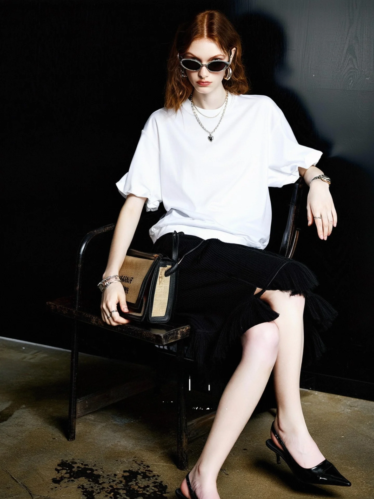 Huaappuw Casual White T-Shirt Summer 2026 Commute Floral Lace Short Sleeve Loose Fit Women's Top French Style Universal Size
Huaappuw Casual White T-Shirt Summer 2026 Commute Floral Lace Short Sleeve Loose Fit Women's Top French Style Universal Size