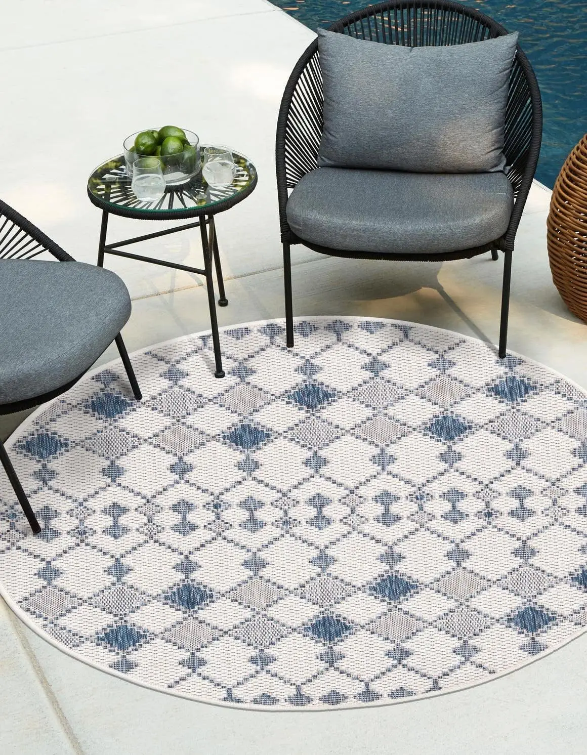 Blue Gray Geometric Diamond Round Rug Weather Resistant for Poolside or Patio
Blue Gray Geometric Diamond Round Rug Weather Resistant for Poolside or Patio