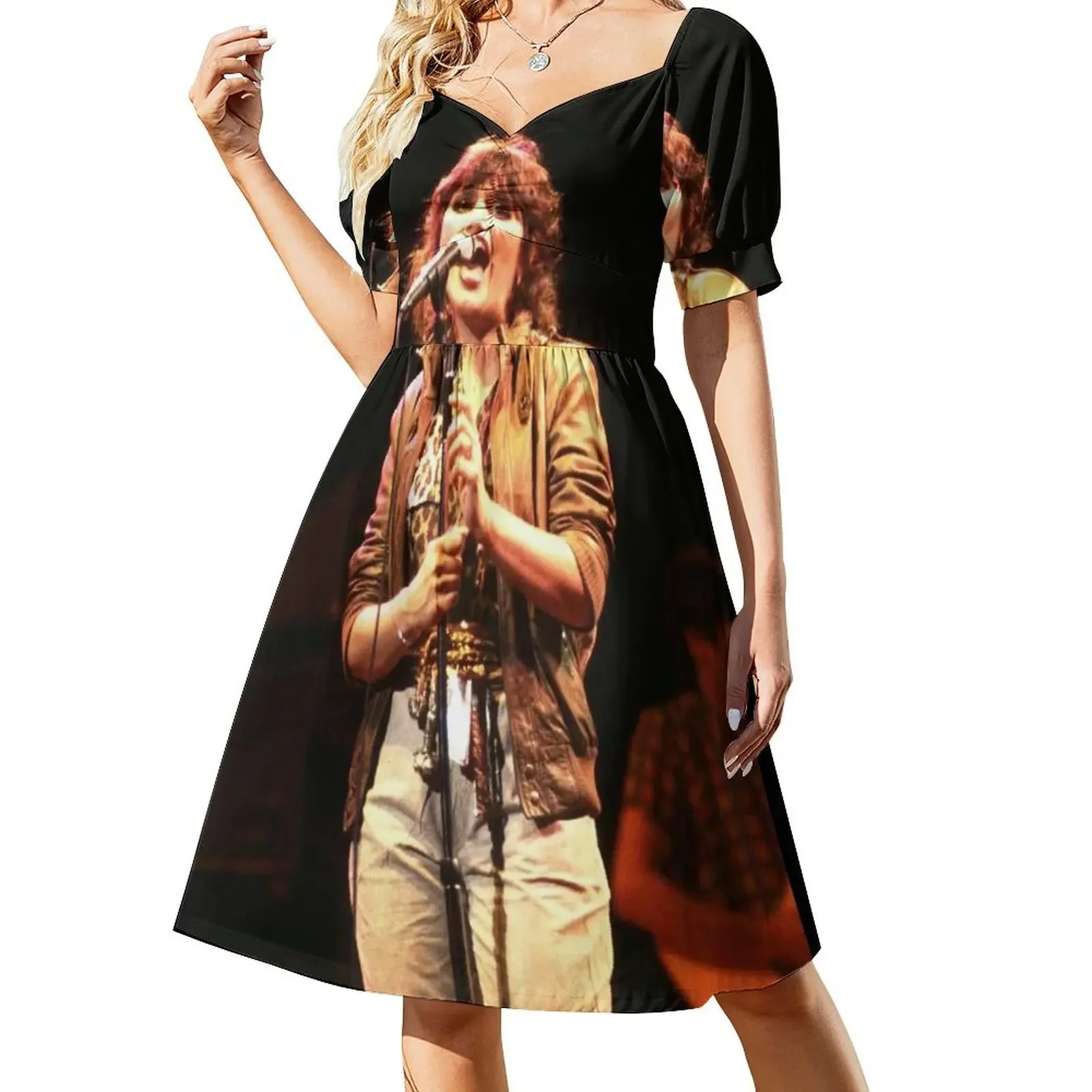 Linda Ronstadt in Chicago Memories Short-Sleeved Dress Women's long dress birthday dress for women luxury 2025 Elegant gowns
Linda Ronstadt in Chicago Memories Short-Sleeved Dress Women's long dress birthday dress for women luxury 2025 Elegant gowns