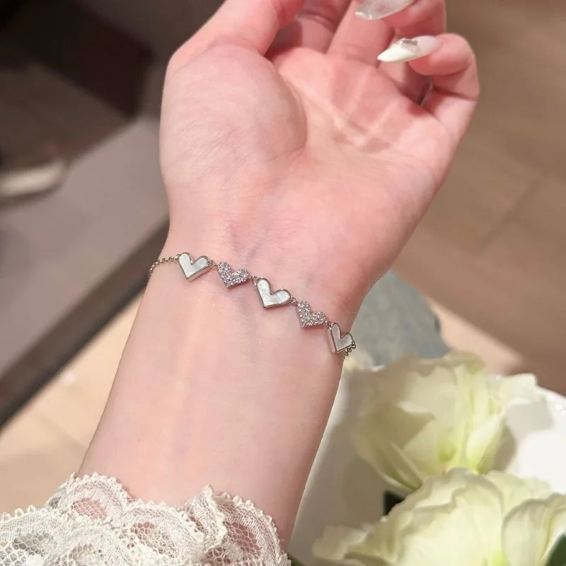 Korean Version of Trend Shell Love Bracelet Retro Design Bracelet Bracelet Jewelry Women's Light Luxury High-end Niche Bracelet
Korean Version of Trend Shell Love Bracelet Retro Design Bracelet Bracelet Jewelry Women's Light Luxury High-end Niche Bracelet