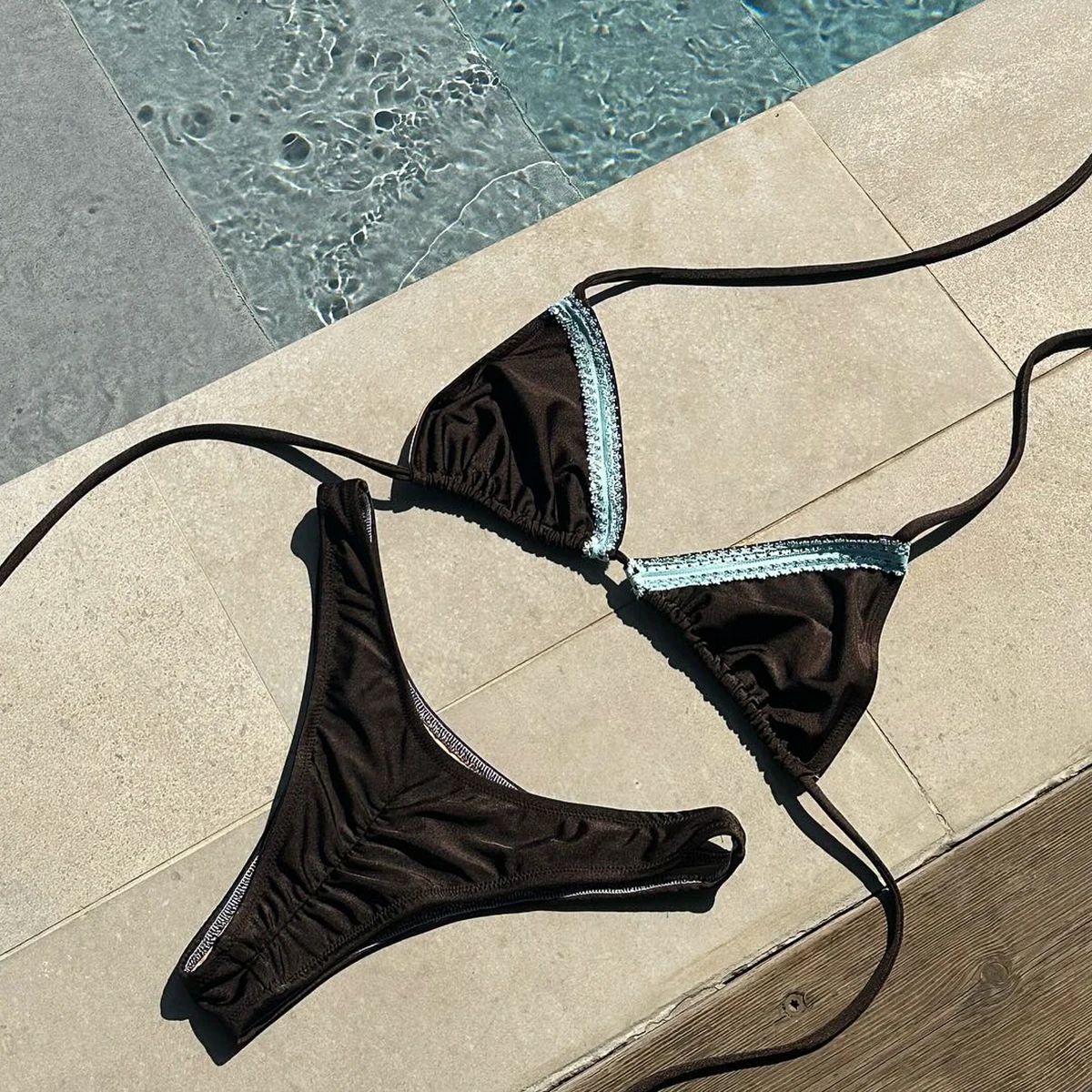 Лоскутные бикини 2026, сексуальный женский купальник, женские стринги, комплект микро-бикини, купальный костюм, купальный костюм, пляжная одежда
Лоскутные бикини 2026, сексуальный женский купальник, женские стринги, комплект микро-бикини, купальный костюм, купальный костюм, пляжная одежда