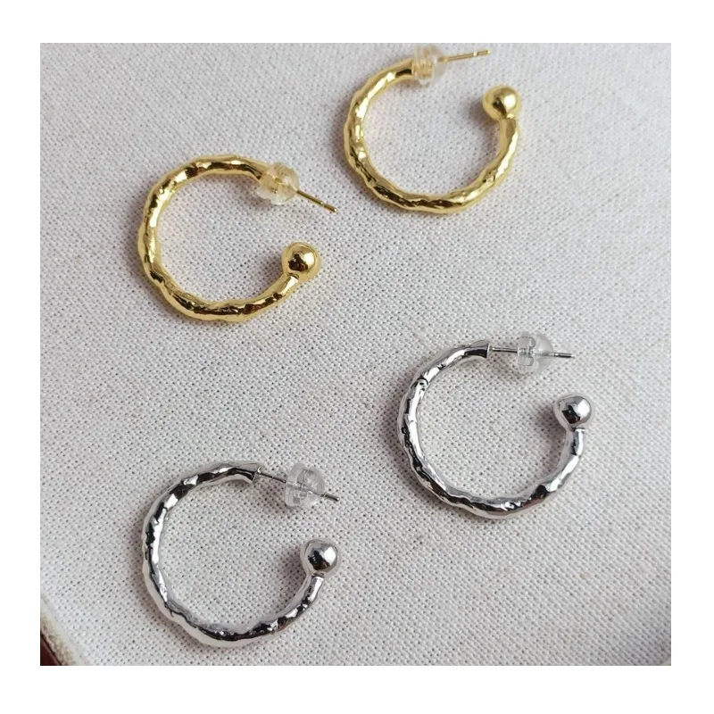 Medieval Simple Autumn and Winter Plain Ring Earrings, Fashionable and Versatile High-end Earrings, Women's Needles, Niche and S
Medieval Simple Autumn and Winter Plain Ring Earrings, Fashionable and Versatile High-end Earrings, Women's Needles, Niche and S