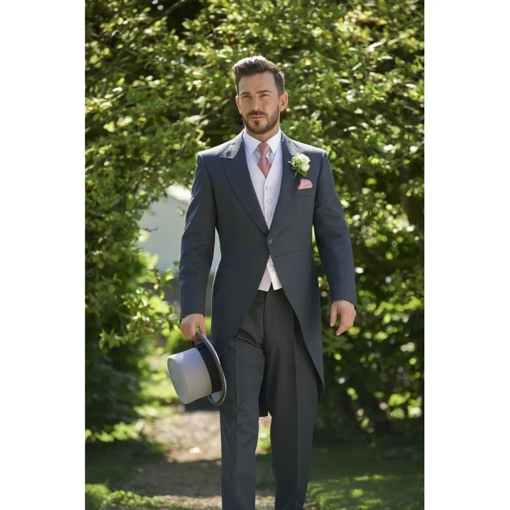Elegant Wedding Suits for Men Dark Gray Chic Peak Lapel One Button Outfits Formal Prom Wedding Groom Tailcoat Costume Homme
Elegant Wedding Suits for Men Dark Gray Chic Peak Lapel One Button Outfits Formal Prom Wedding Groom Tailcoat Costume Homme