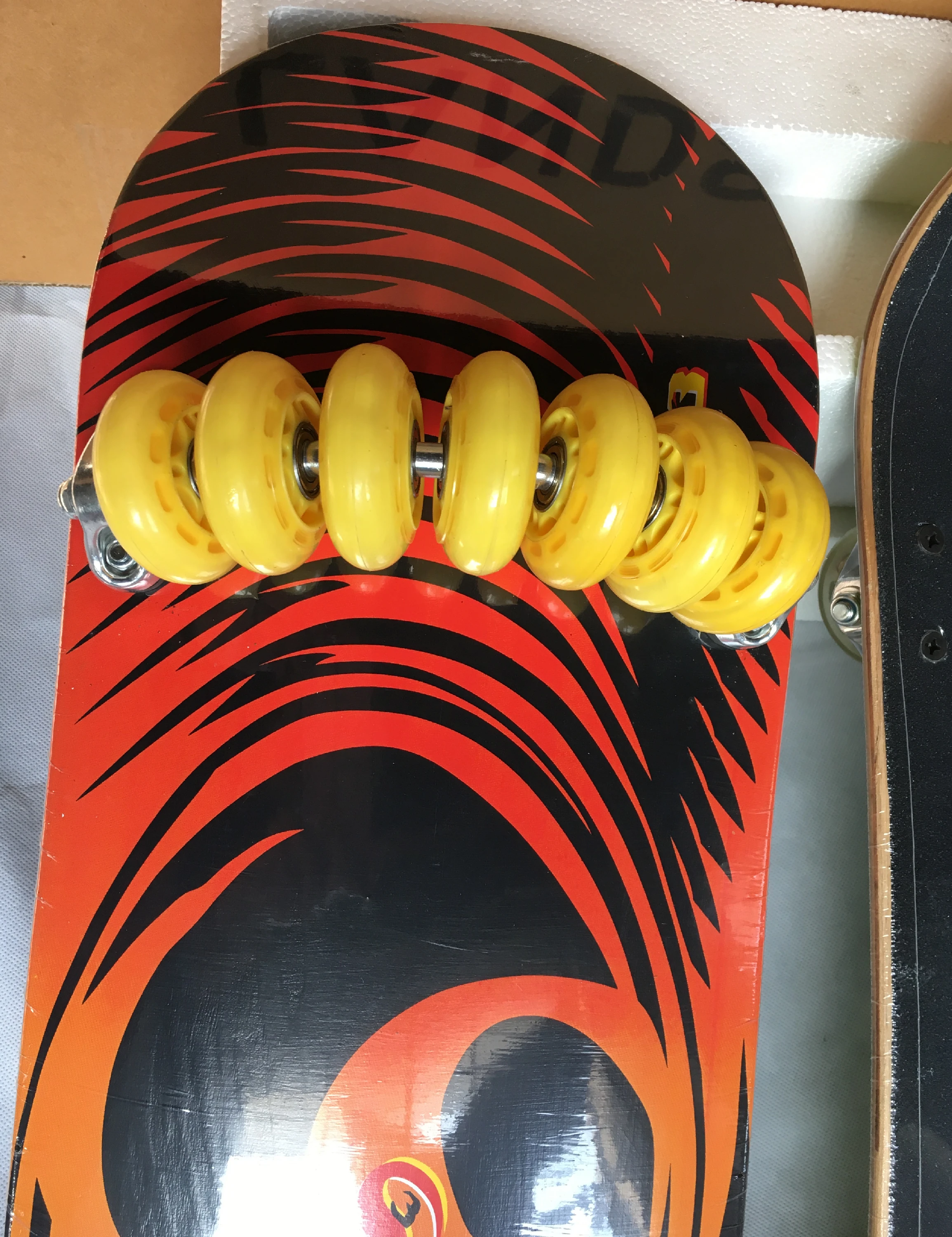 14wheels Land Street Skate Board Wood Maple Wood Skate Board for Youngsters Long Board
14wheels Land Street Skate Board Wood Maple Wood Skate Board for Youngsters Long Board