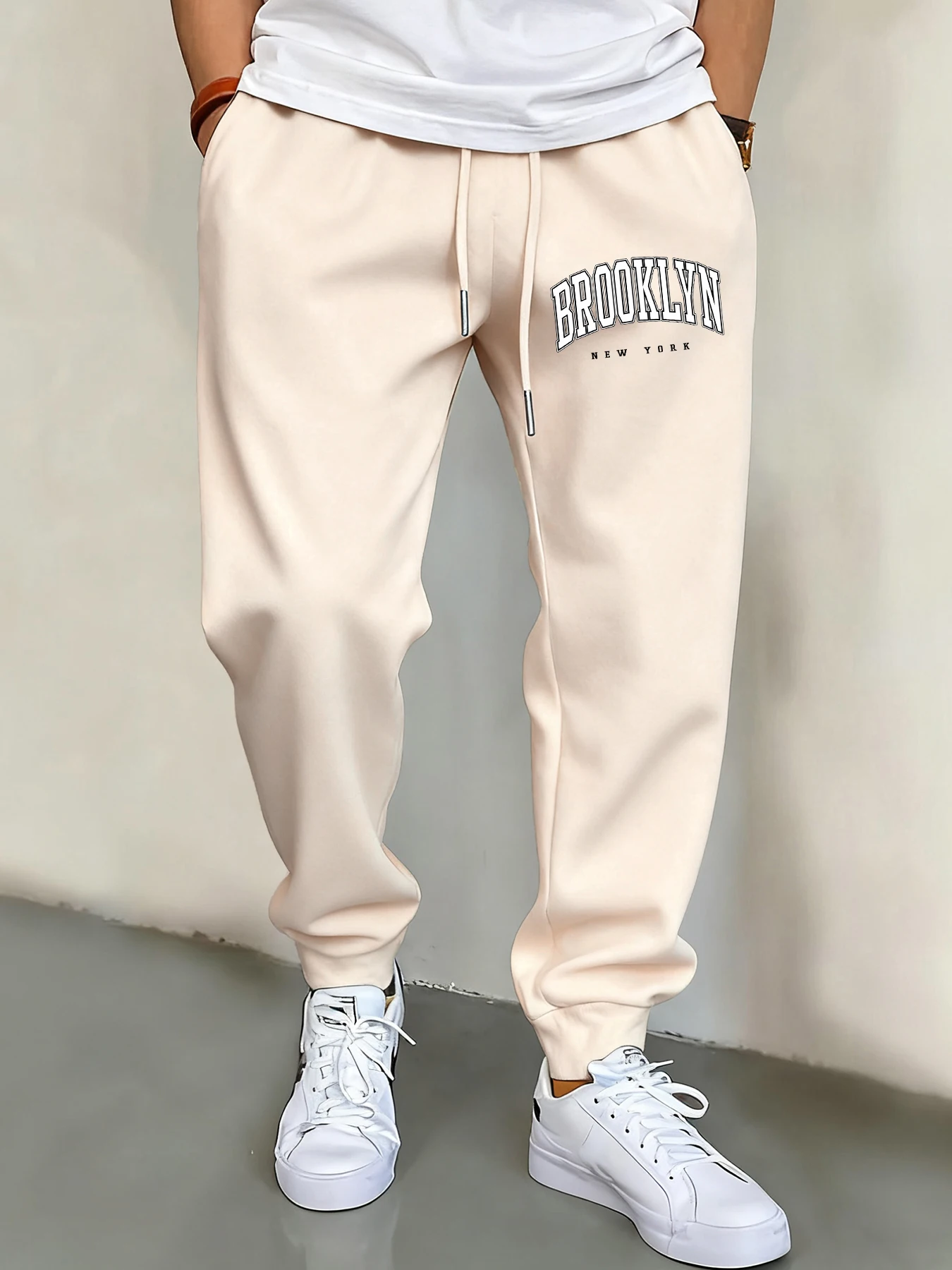Brooklyn New York Print Sweatpant Fleece Pocket Pants Man Trendy Street Sweatpants Drawstring Unisex Fashion Hip Hop Trousers
Brooklyn New York Print Sweatpant Fleece Pocket Pants Man Trendy Street Sweatpants Drawstring Unisex Fashion Hip Hop Trousers