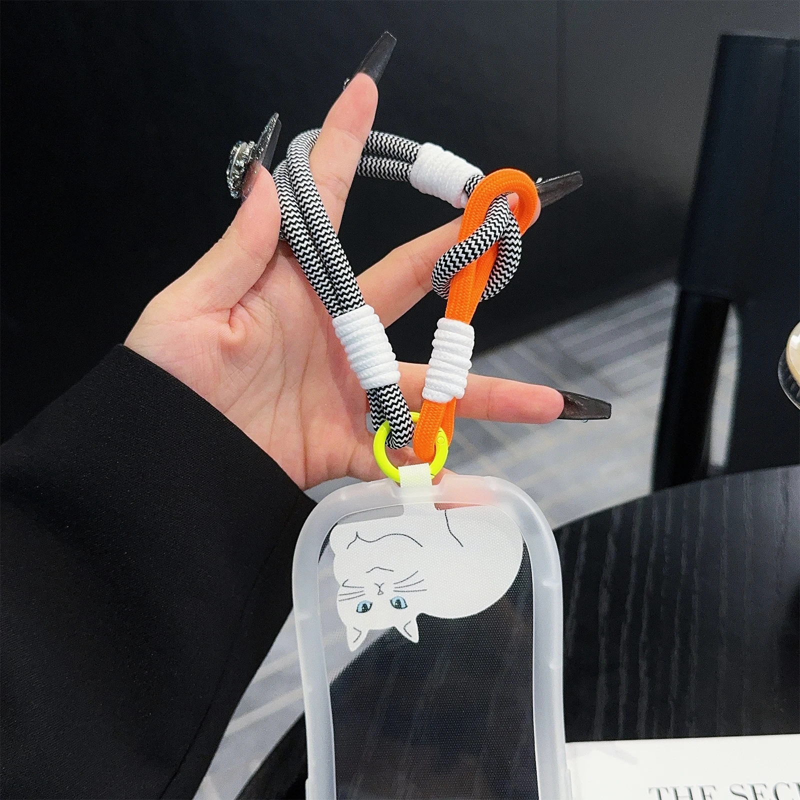 Simple and Fun Cat Card Hanging Rope Suitable for IPhone 16 Mobile Phone Short Outdoor Handheld Hanging Rope for Men and Women
Simple and Fun Cat Card Hanging Rope Suitable for IPhone 16 Mobile Phone Short Outdoor Handheld Hanging Rope for Men and Women
