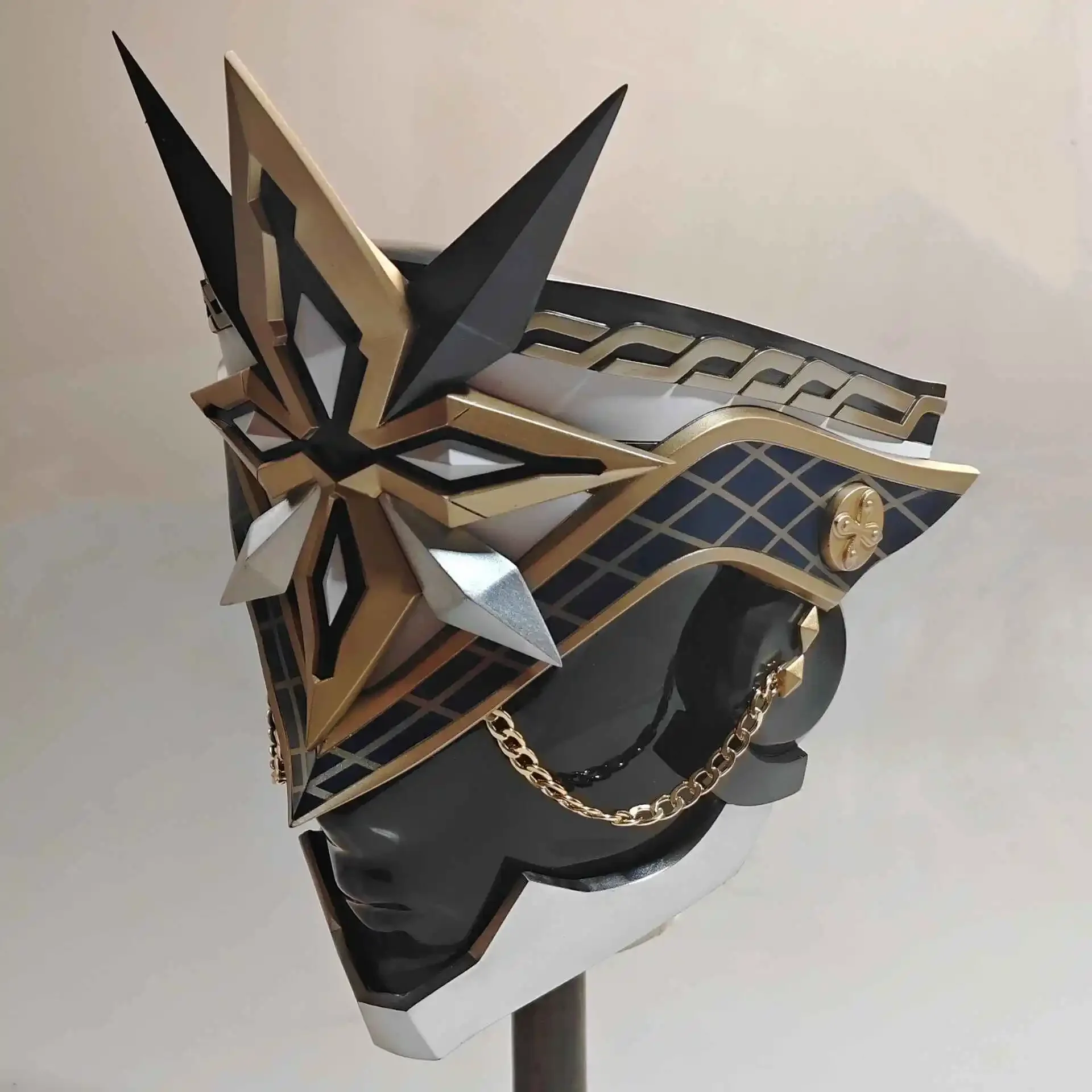 Game Genshin Impact II Capitano Cosplay Mask The Captain Capitano Masks Cosplay Adult Helmet Mask Ornaments Halloween Prop
Game Genshin Impact II Capitano Cosplay Mask The Captain Capitano Masks Cosplay Adult Helmet Mask Ornaments Halloween Prop