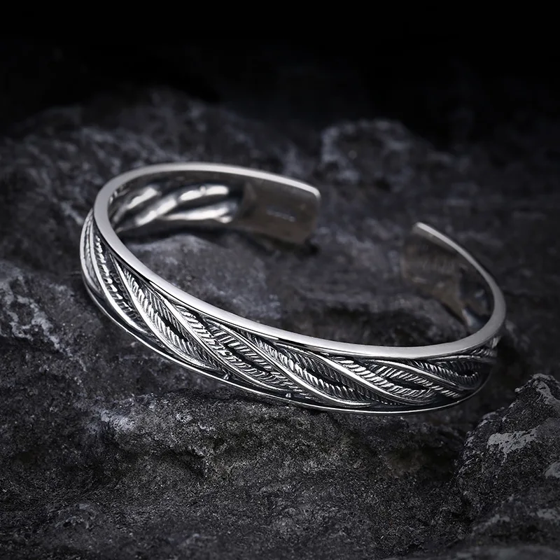 S925 sterling silver leaf bracelet for men and women, bracelet opening thai silver retro distressed jewelry
S925 sterling silver leaf bracelet for men and women, bracelet opening thai silver retro distressed jewelry