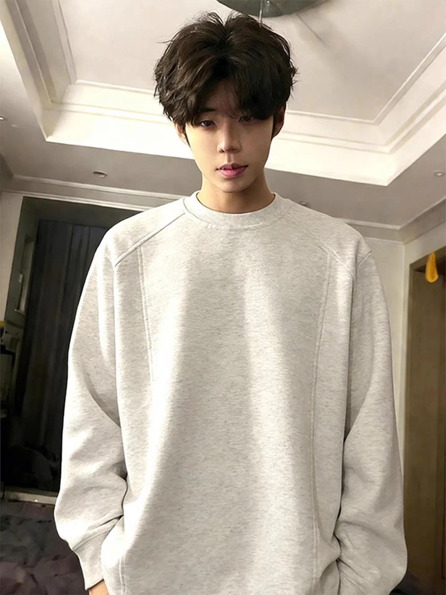 Men's round Neck Long Sleeve Sweatshirt Shoulder Structure Grey Basic Style Spring Fashionable Casual Comfortable Cotton Poly...
Men's round Neck Long Sleeve Sweatshirt Shoulder Structure Grey Basic Style Spring Fashionable Casual Comfortable Cotton Poly...