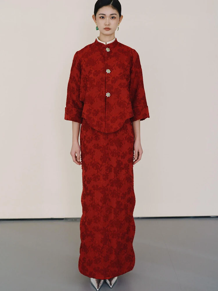 Красный свадебный комплект из двух предметов для женщин: винтажное длинное вечернее платье с фатой, идеально подходит для банкетов и торжеств.
Красный свадебный комплект из двух предметов для женщин: винтажное длинное вечернее платье с фатой, идеально подходит для банкетов и торжеств.