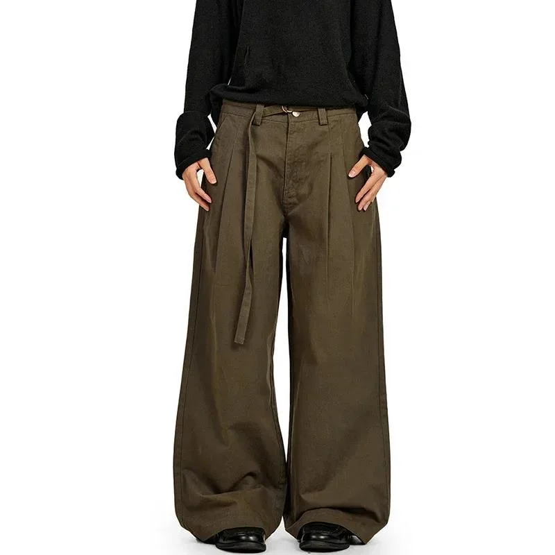 New Simple Men's Casual Pants Belt Decoration Solid Color Pleated Design American Style Wide Leg Loose Male Trousers 9XPGCB
New Simple Men's Casual Pants Belt Decoration Solid Color Pleated Design American Style Wide Leg Loose Male Trousers 9XPGCB