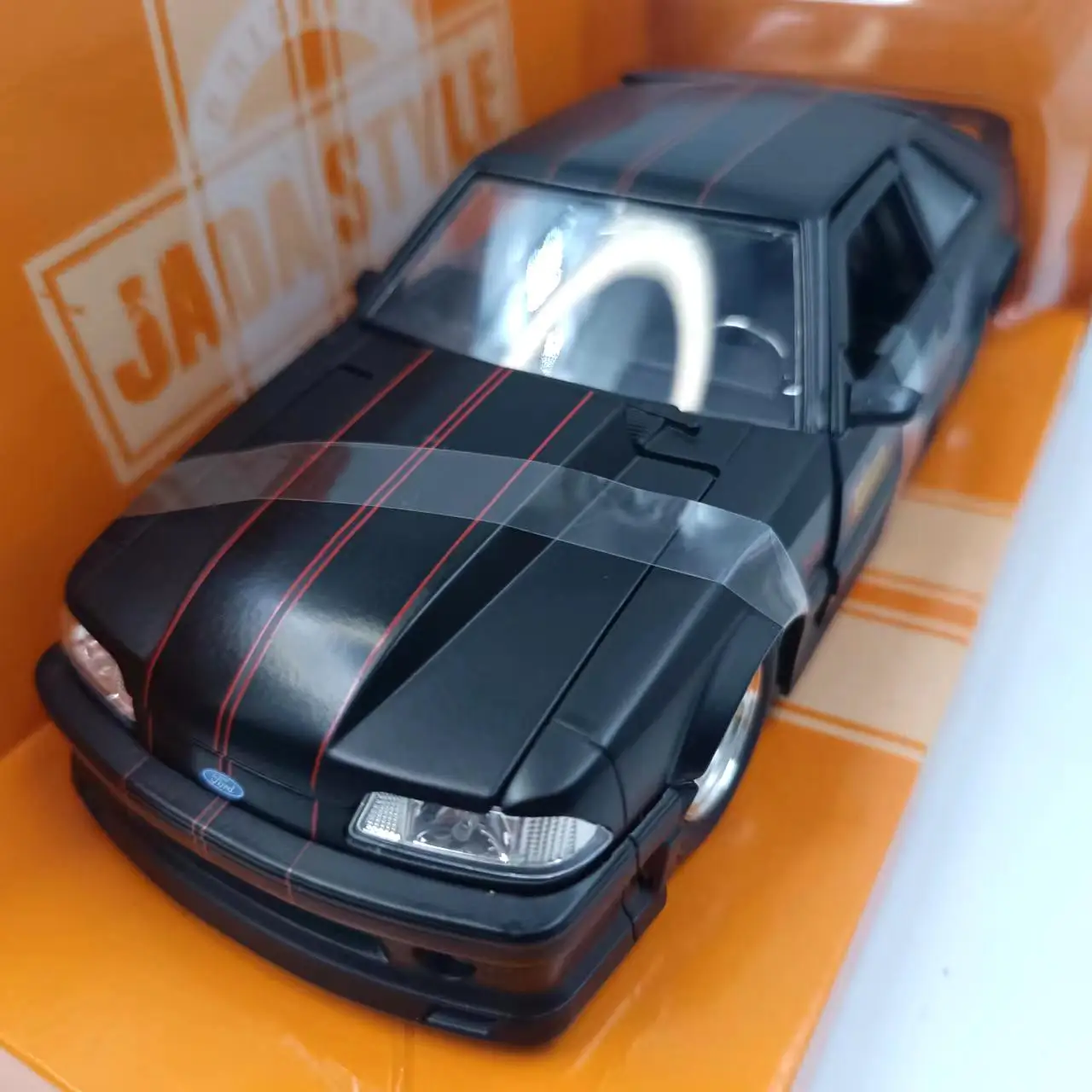 Литой под давлением масштаб 1:24 Jada Ford GT, модель автомобиля из сплава, Коллекционная игрушка, подарок, сувенир, украшение для дисплея
Литой под давлением масштаб 1:24 Jada Ford GT, модель автомобиля из сплава, Коллекционная игрушка, подарок, сувенир, украшение для дисплея