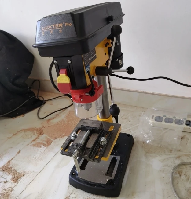 500w Metal Drilling Machine with Laser Precision Positioning Industrial Desktop Micro Drilling Machine
500w Metal Drilling Machine with Laser Precision Positioning Industrial Desktop Micro Drilling Machine