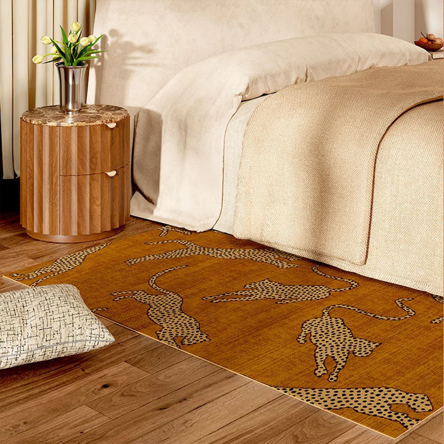 Long Strip Rugs for Bedroom Bedside Floor Mat Retro Soft Short Plush Rug Living Room Hallway Carpet Home Decoration 러그 שטיח לחדר
Long Strip Rugs for Bedroom Bedside Floor Mat Retro Soft Short Plush Rug Living Room Hallway Carpet Home Decoration 러그 שטיח לחדר