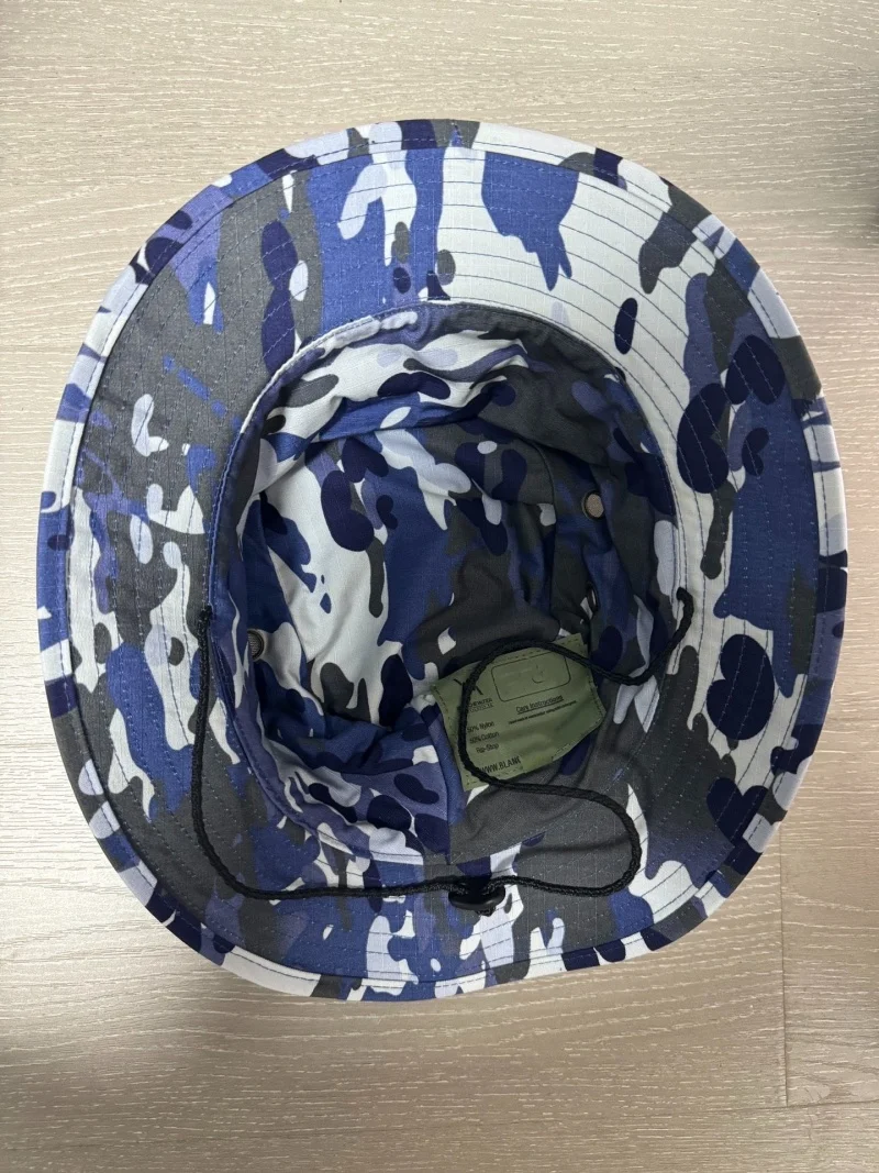 Шляпа с круглыми полями подходит для активного отдыха, таких как альпинизм и походы.
Шляпа с круглыми полями подходит для активного отдыха, таких как альпинизм и походы.