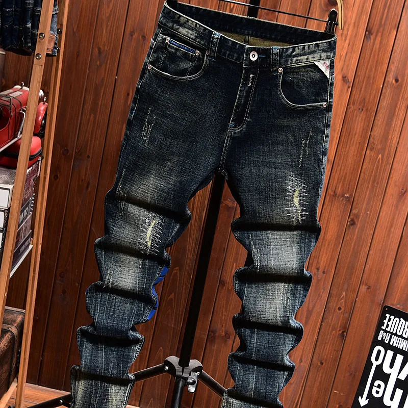 Высококачественные мужские джинсы в стиле ретро в корейском стиле, модные маленькие прямые брюки с принтом, облегающие эластичные ностальгические джинсовые брюки
Высококачественные мужские джинсы в стиле ретро в корейском стиле, модные маленькие прямые брюки с принтом, облегающие эластичные ностальгические джинсовые брюки